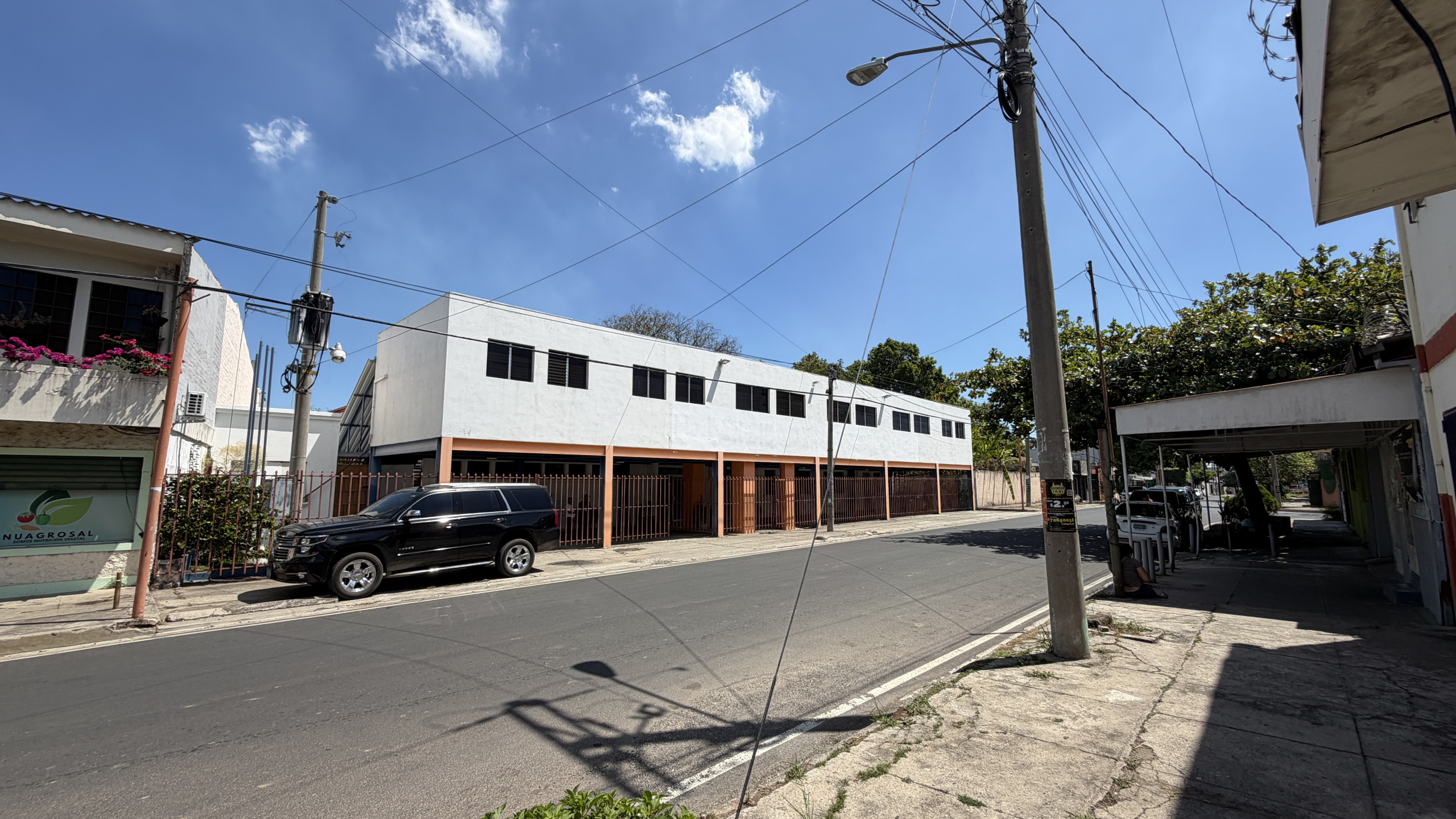 PROPIEDAD PARA USO COMERCIAL O INDUSTRIAL EN SANTA ANA