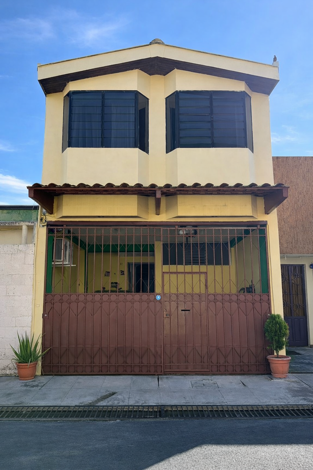 CASA EN RESIDENCIAL METRÓPOLIS, SAN SALVADOR