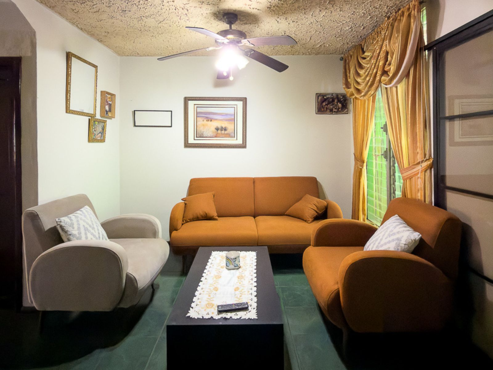 DR807-3 CASA EN RESIDENCIAL METRÓPOLIS, SAN SALVADOR