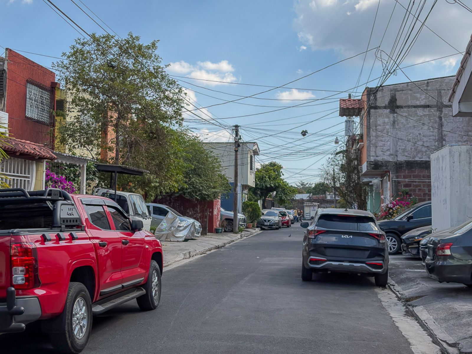 DR824-1 CASA EN RESIDENCIAL AUSTRALIA, ZONA UNICENTRO METROPOLIS, SAN SALVADOR