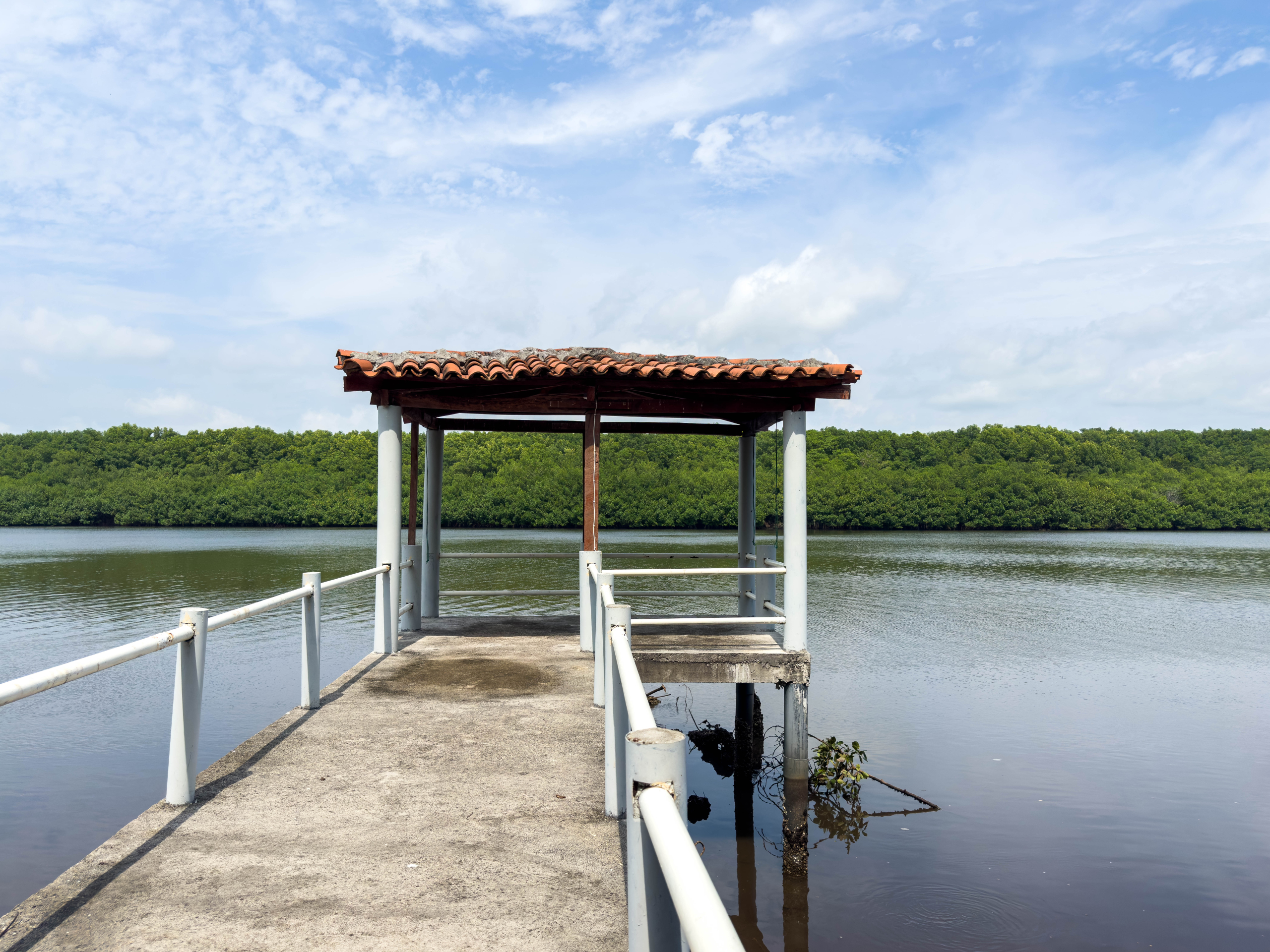 RANCHO EN BARRA SANTIAGO, AHUACHAPÁN