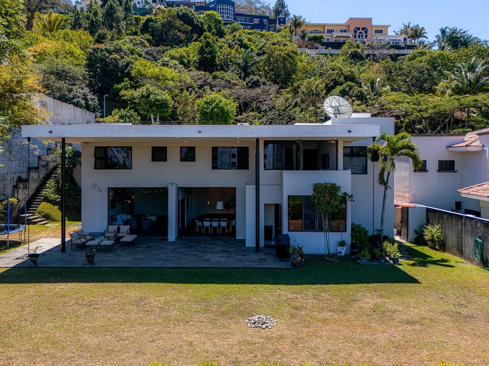 DR820-1 RESIDENCIA EN PORTONES DE MADRE SELVA, ANTIGUO CUSCATLÁN, LA LIBERTAD