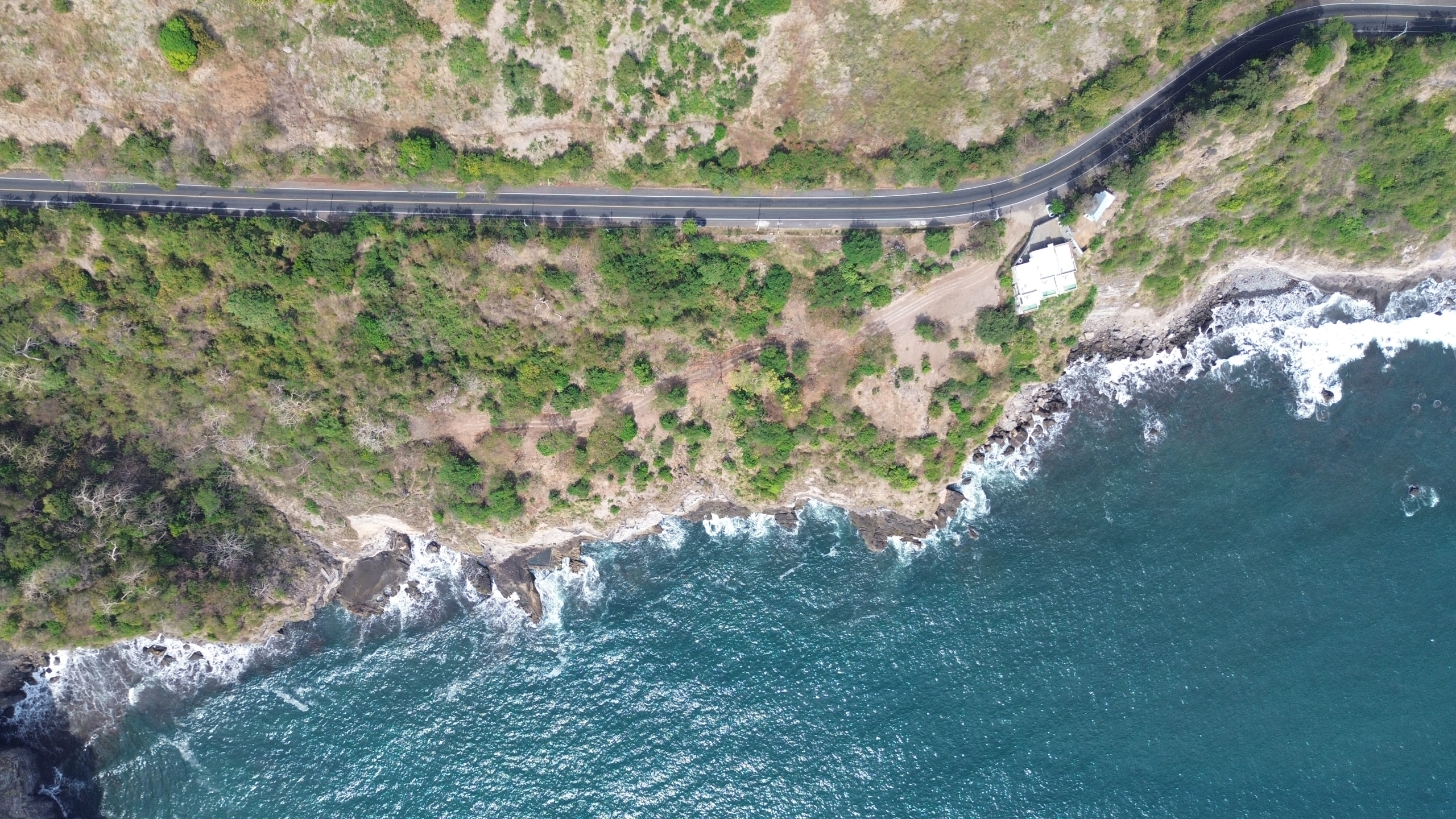 TERRENO FRENTE A CARRETERA CON VISTA AL MAR, EL ZONTE, LA LIBERTAD