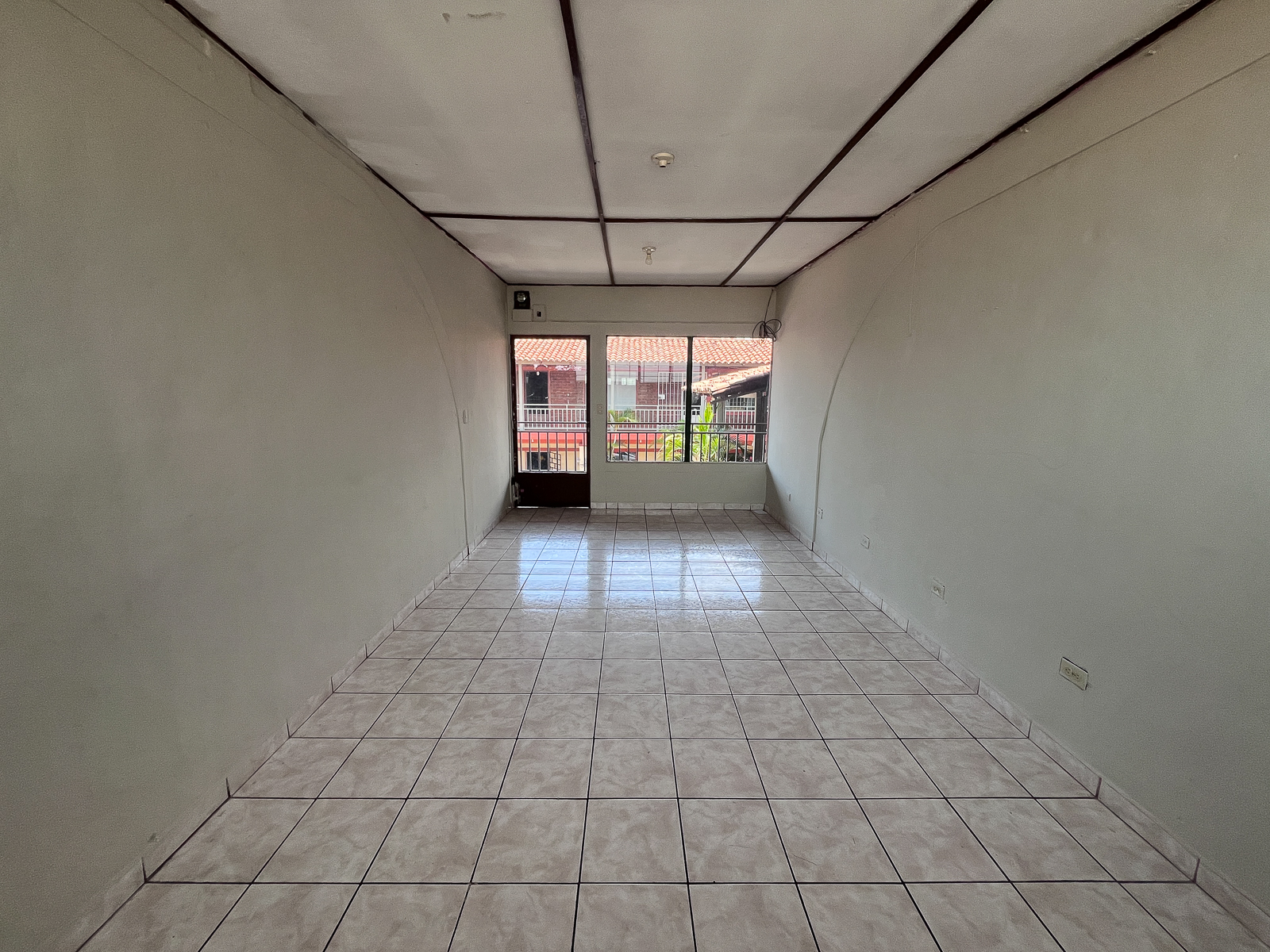 DAL757-10 PLAZA COMERCIAL EN QUEZALTEPEQUE, SAN SALVADOR