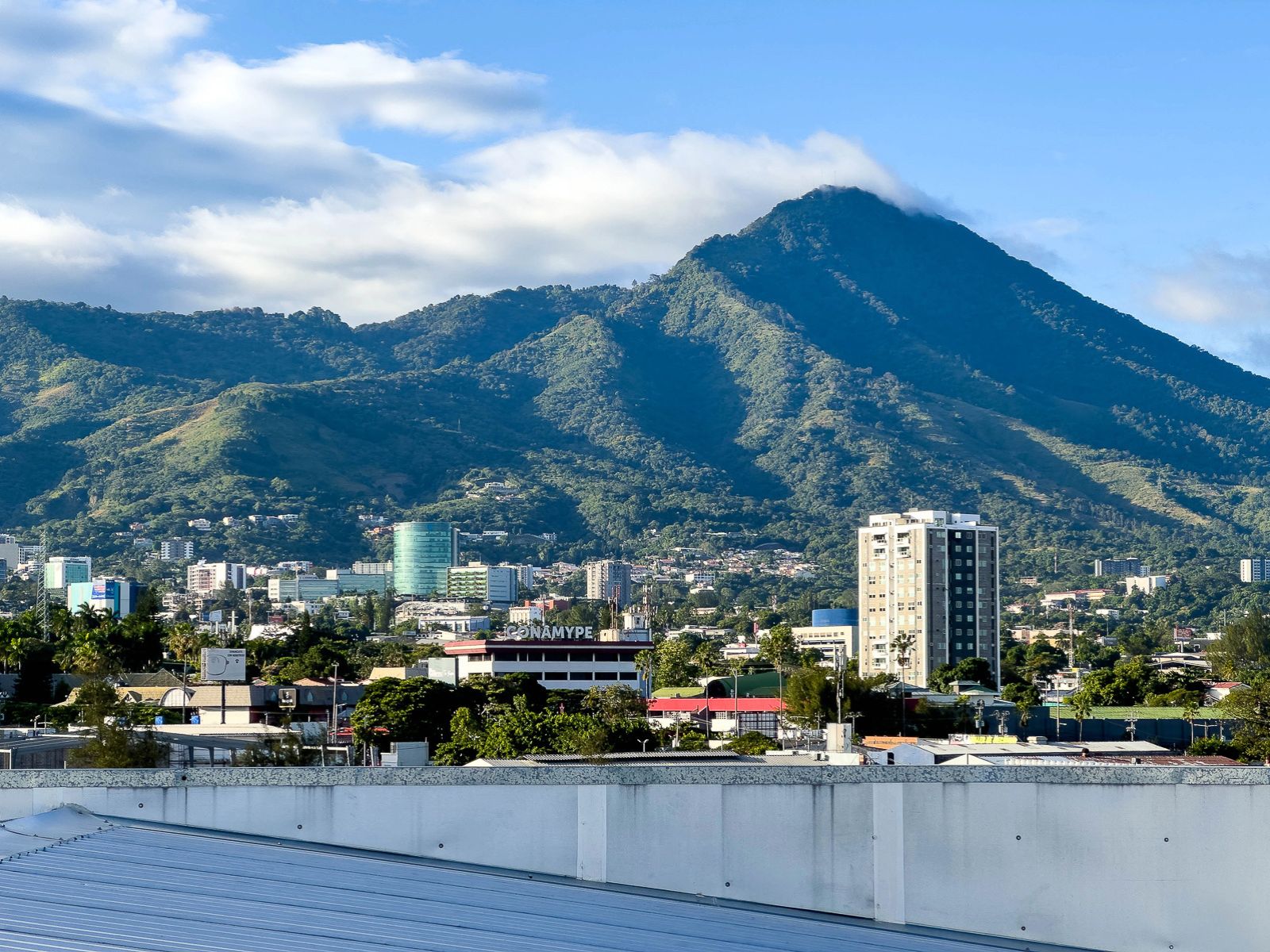 DA728-10 APARTAMENTO “NUEVO” EN COLONIA SAN FRANCISCO, SAN SALVADOR – APT 102