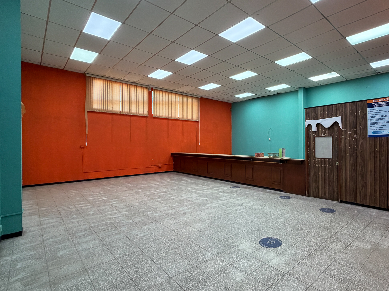 DR828-12 PROPIEDAD PARA USO COMERCIAL O INDUSTRIAL EN SANTA ANA