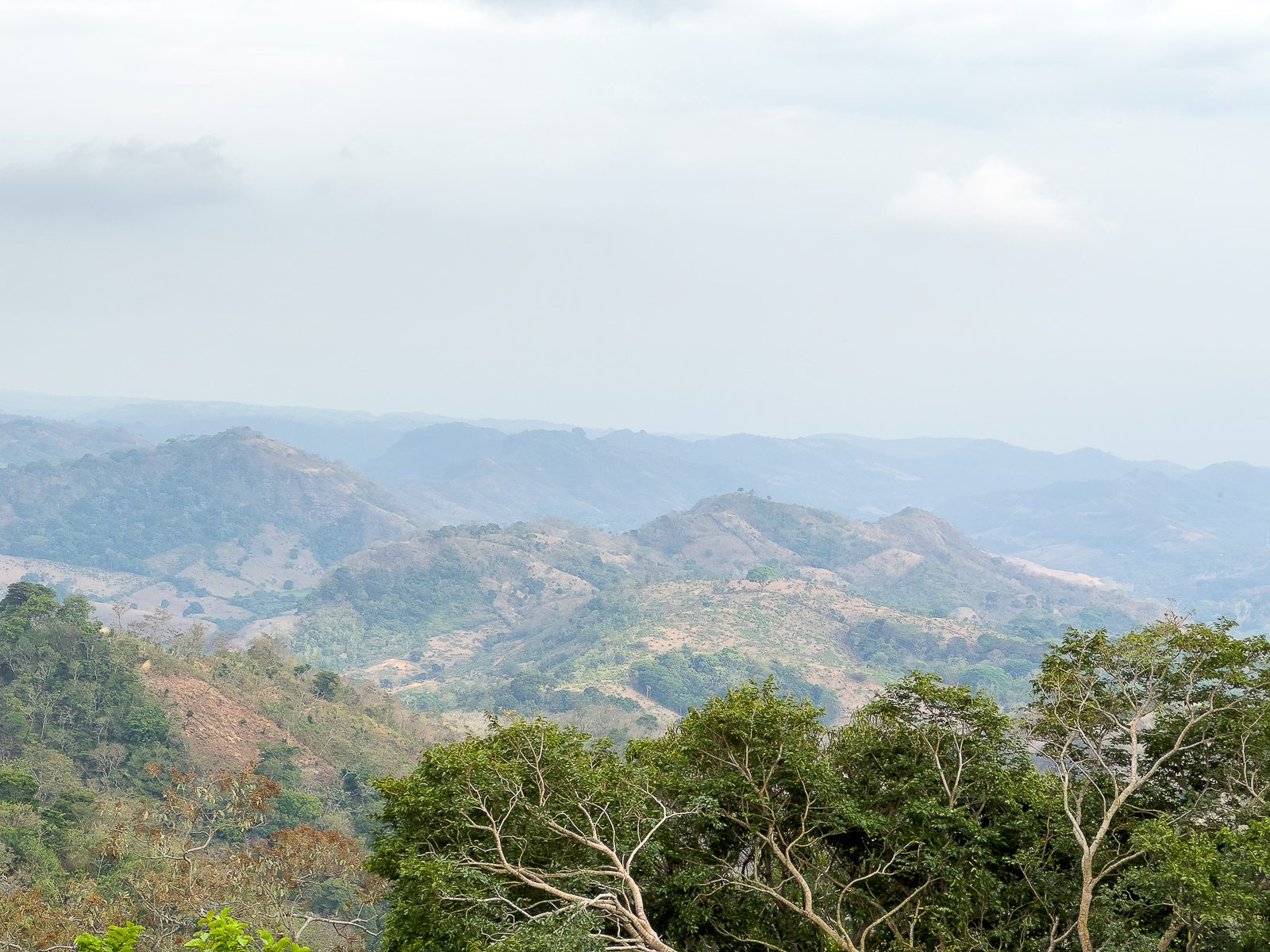 DR803-25 PROPIEDAD EQUIPADA Y EN AIRBNB EN CERRO LA GLORIA, TAMANIQUE, LA LIBERTAD