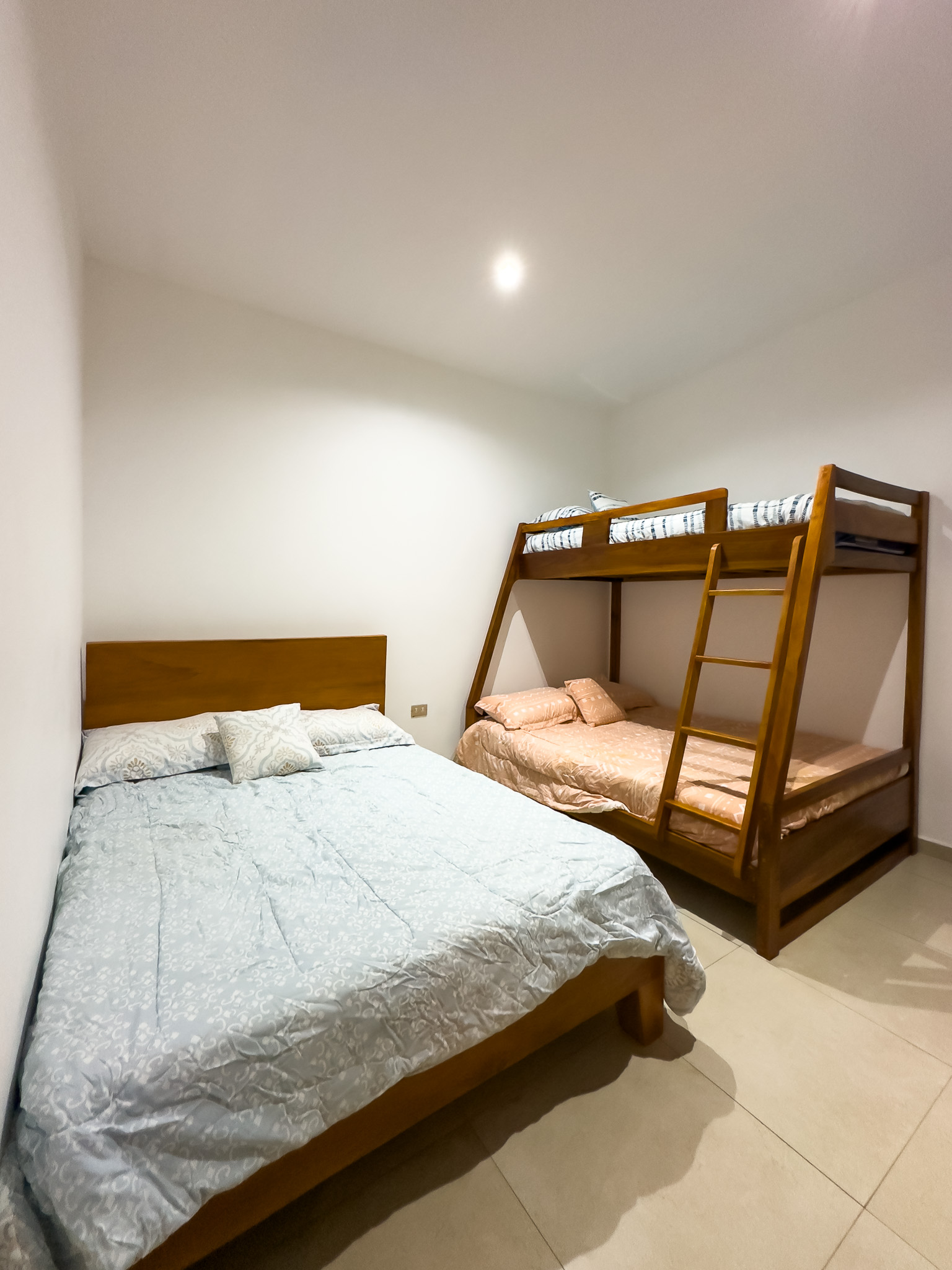VILLA DE 3 CASAS INDEPENDIENTES FULL AMUEBLADAS, COSTA DEL SOL