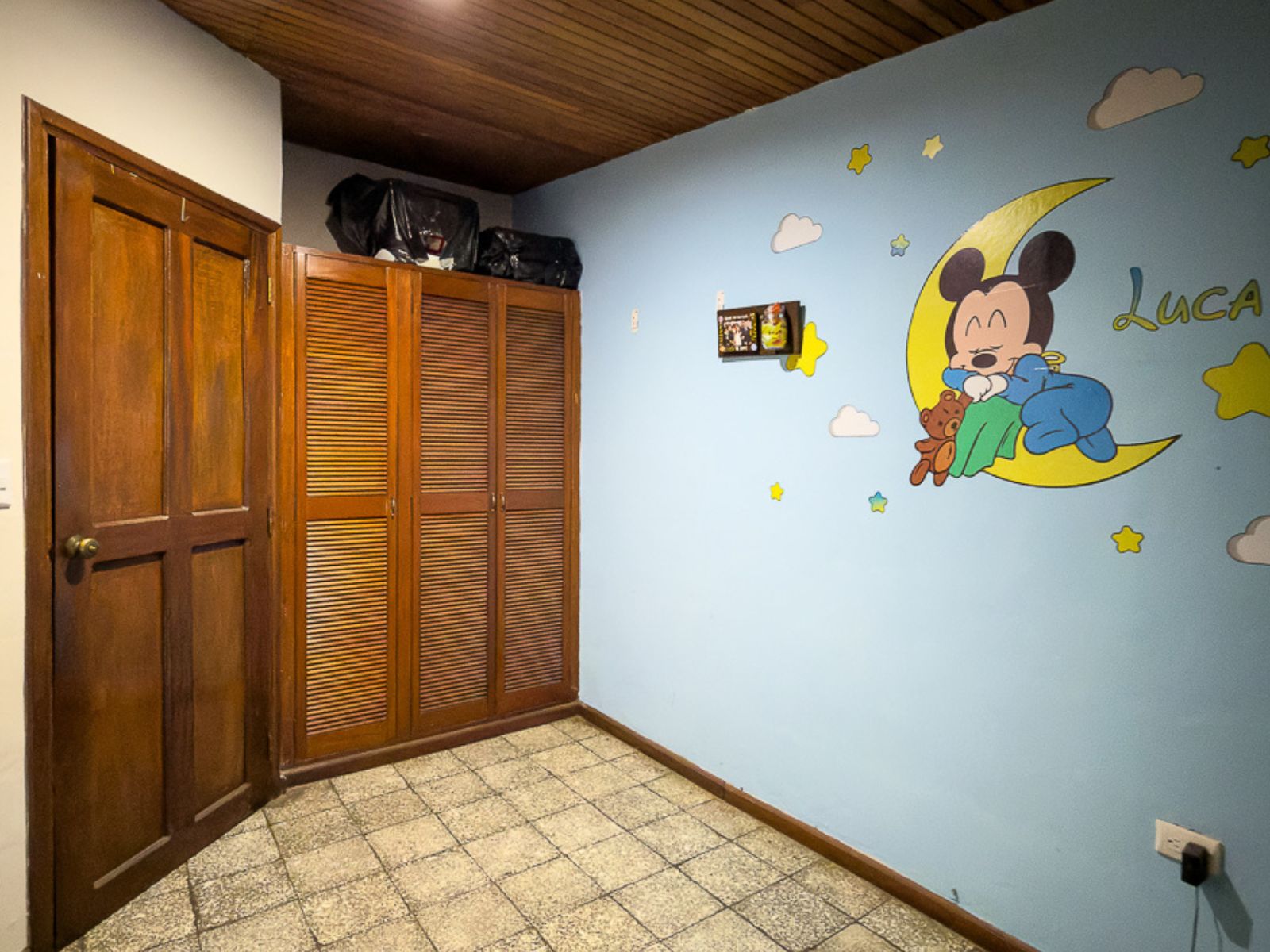 DR807-13 CASA EN RESIDENCIAL METRÓPOLIS, SAN SALVADOR