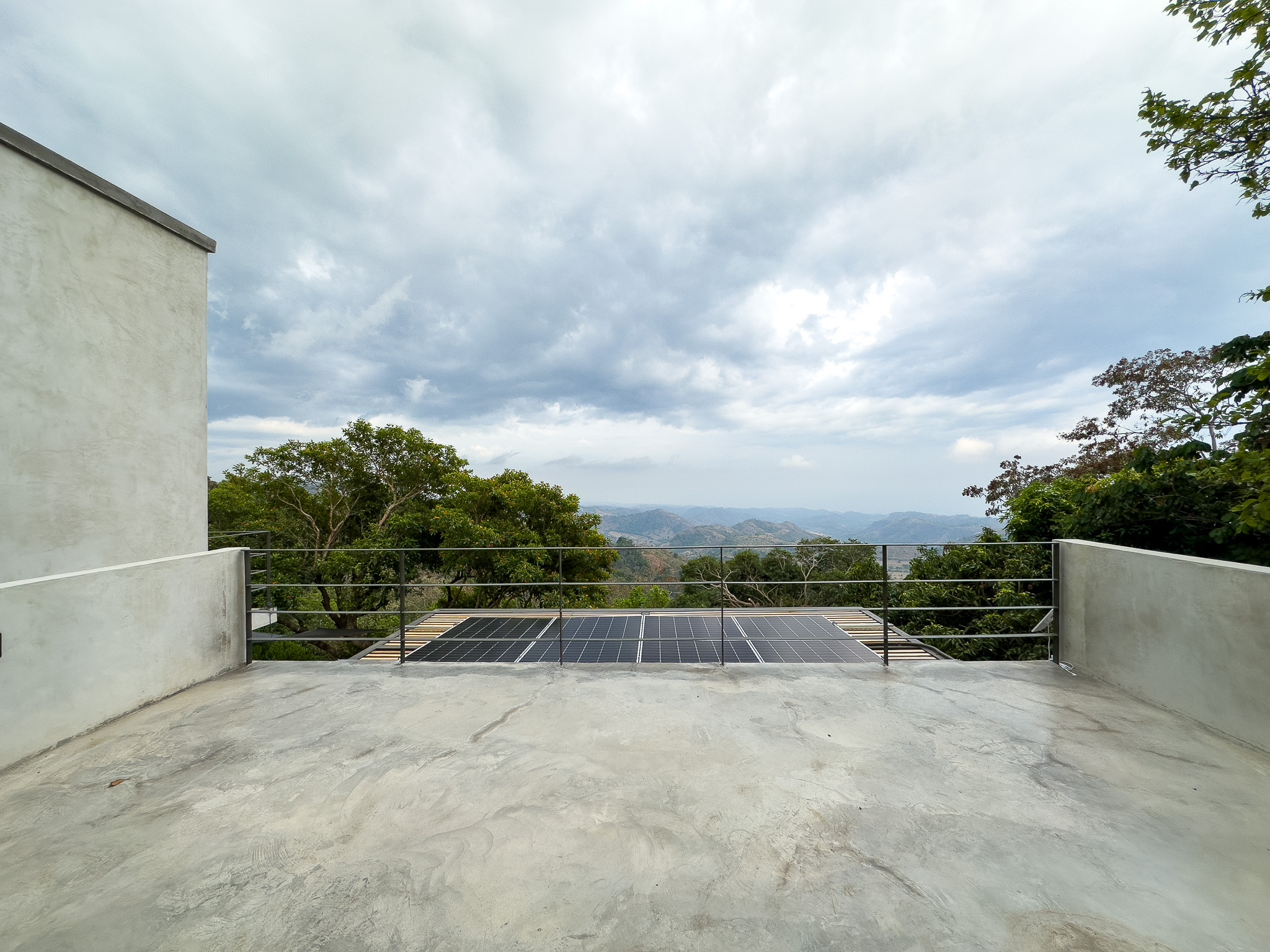 PROPIEDAD EQUIPADA Y EN AIRBNB EN CERRO LA GLORIA, TAMANIQUE, LA LIBERTAD