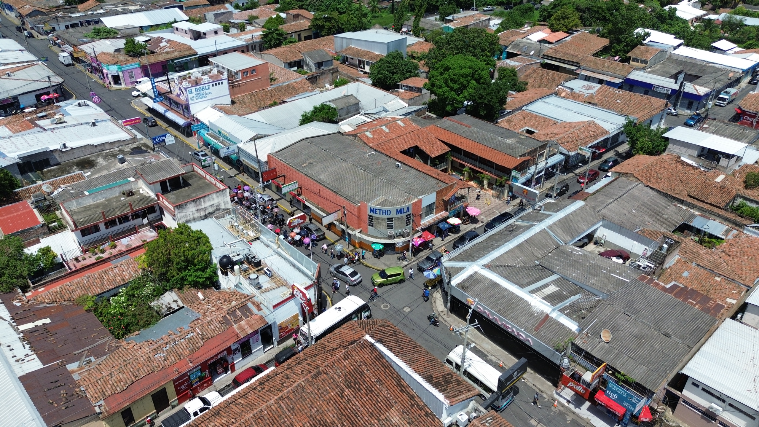 PLAZA COMERCIAL EN QUEZALTEPEQUE, SAN SALVADOR