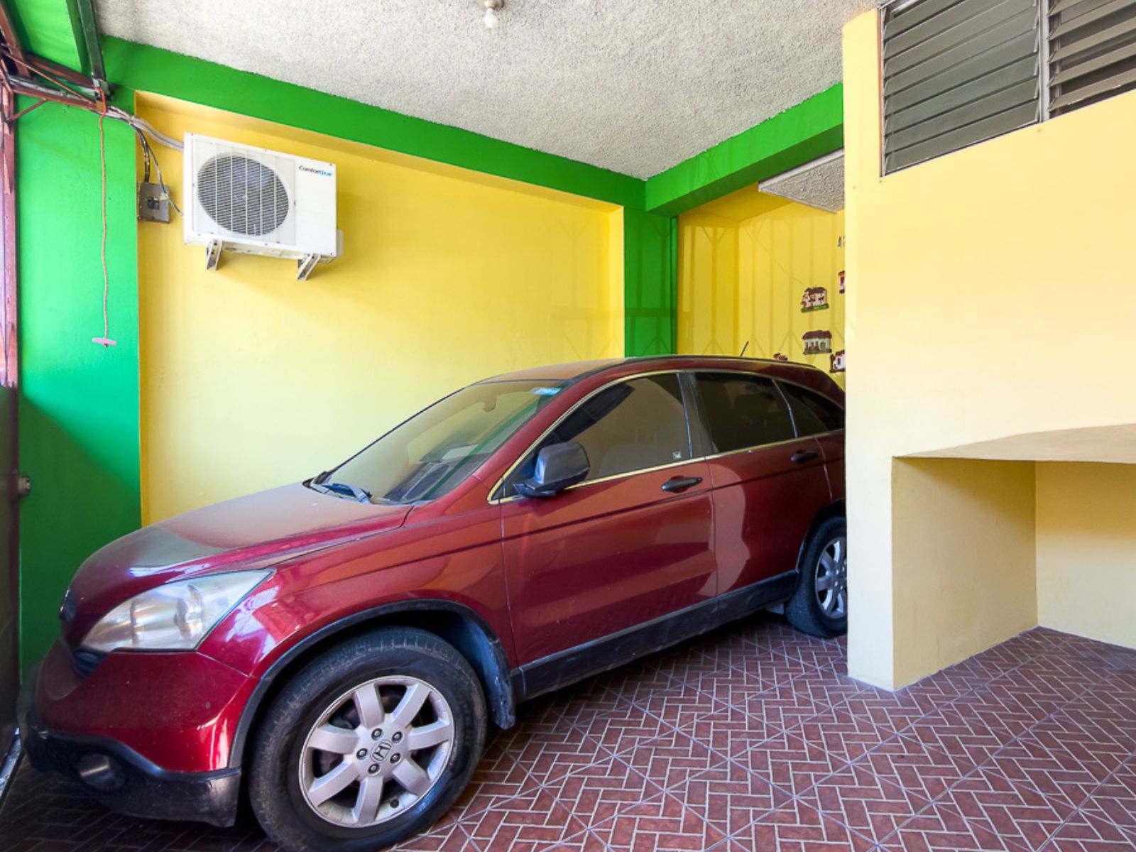DR807-15 CASA EN RESIDENCIAL METRÓPOLIS, SAN SALVADOR