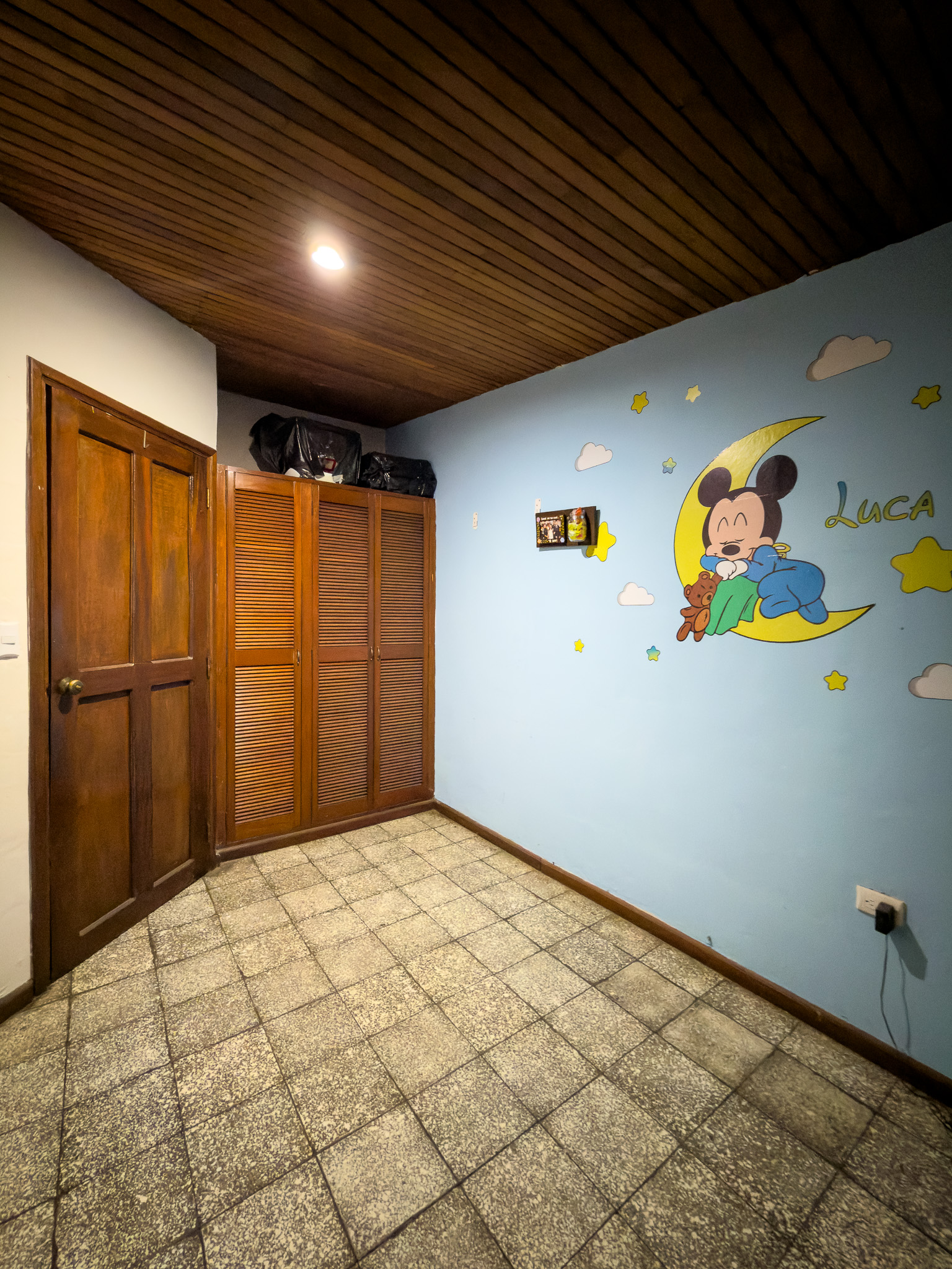 CASA EN RESIDENCIAL METRÓPOLIS, SAN SALVADOR