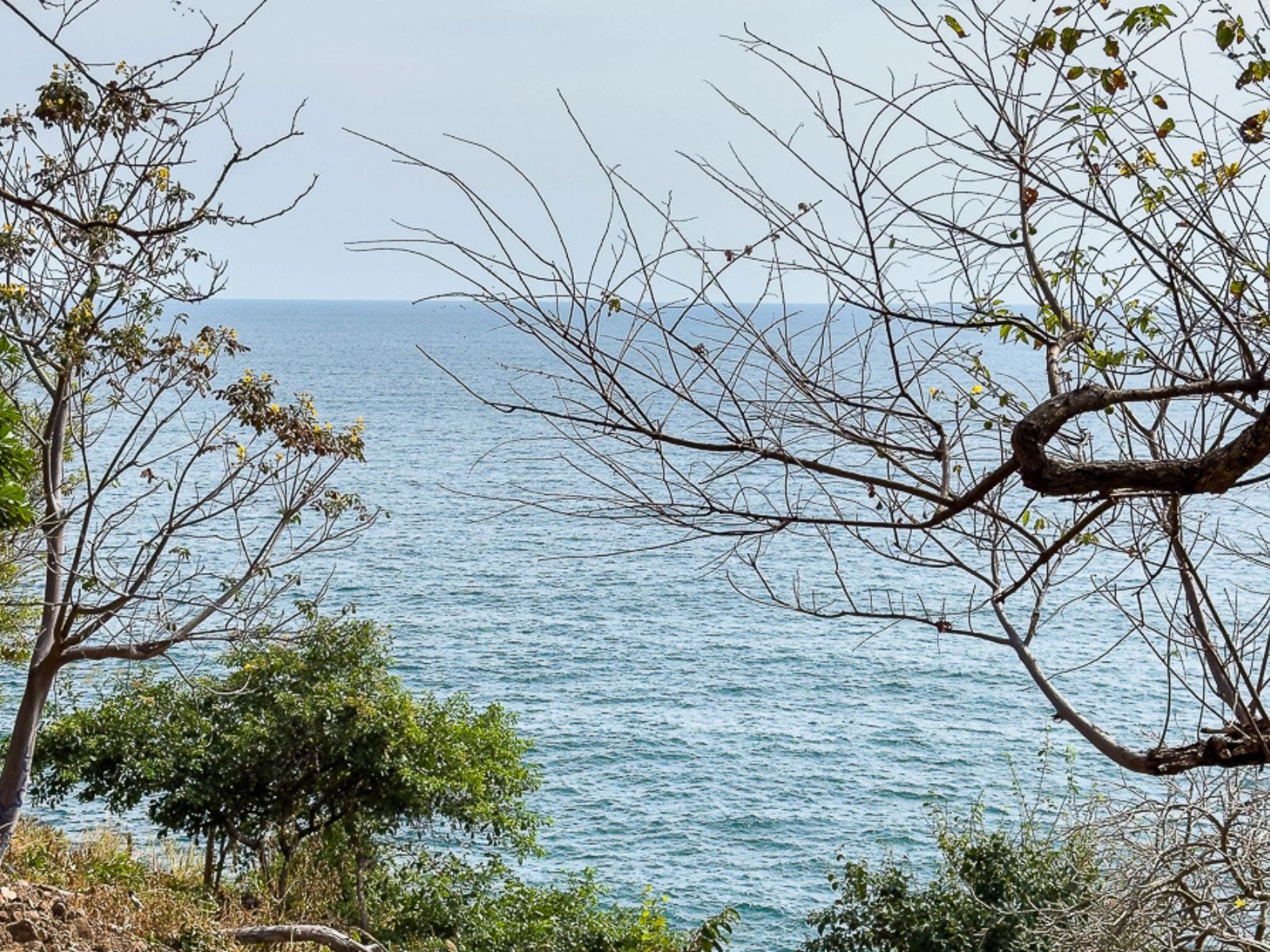 DT657-9 LOTES EN ACANTILADOS FRENTE AL MAR EN ZONA DEL ZONTE, LA LIBERTAD