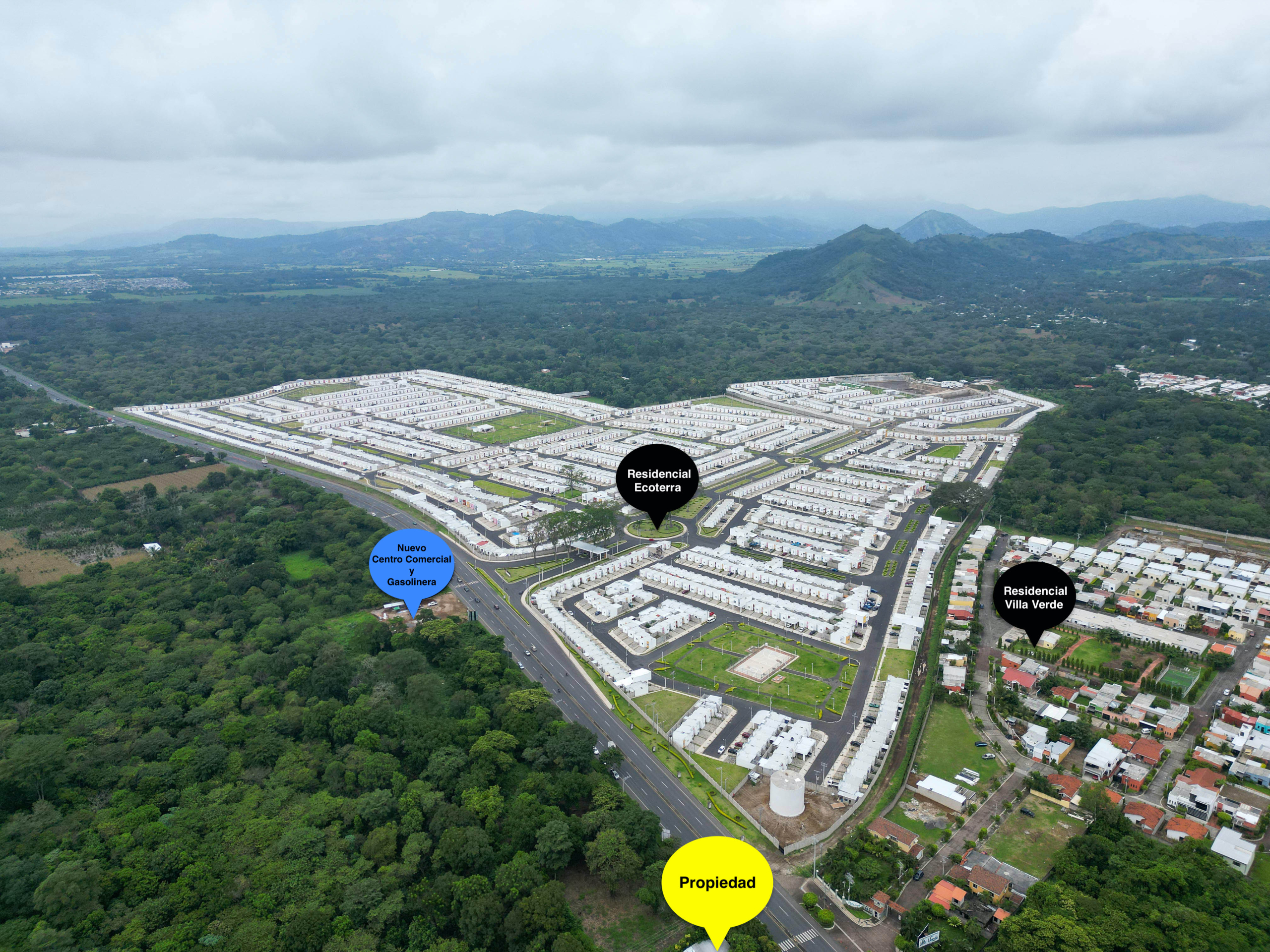 TERRENO EN SANTA ANA, CON ALTA EXPOSICIÓN COMERCIAL