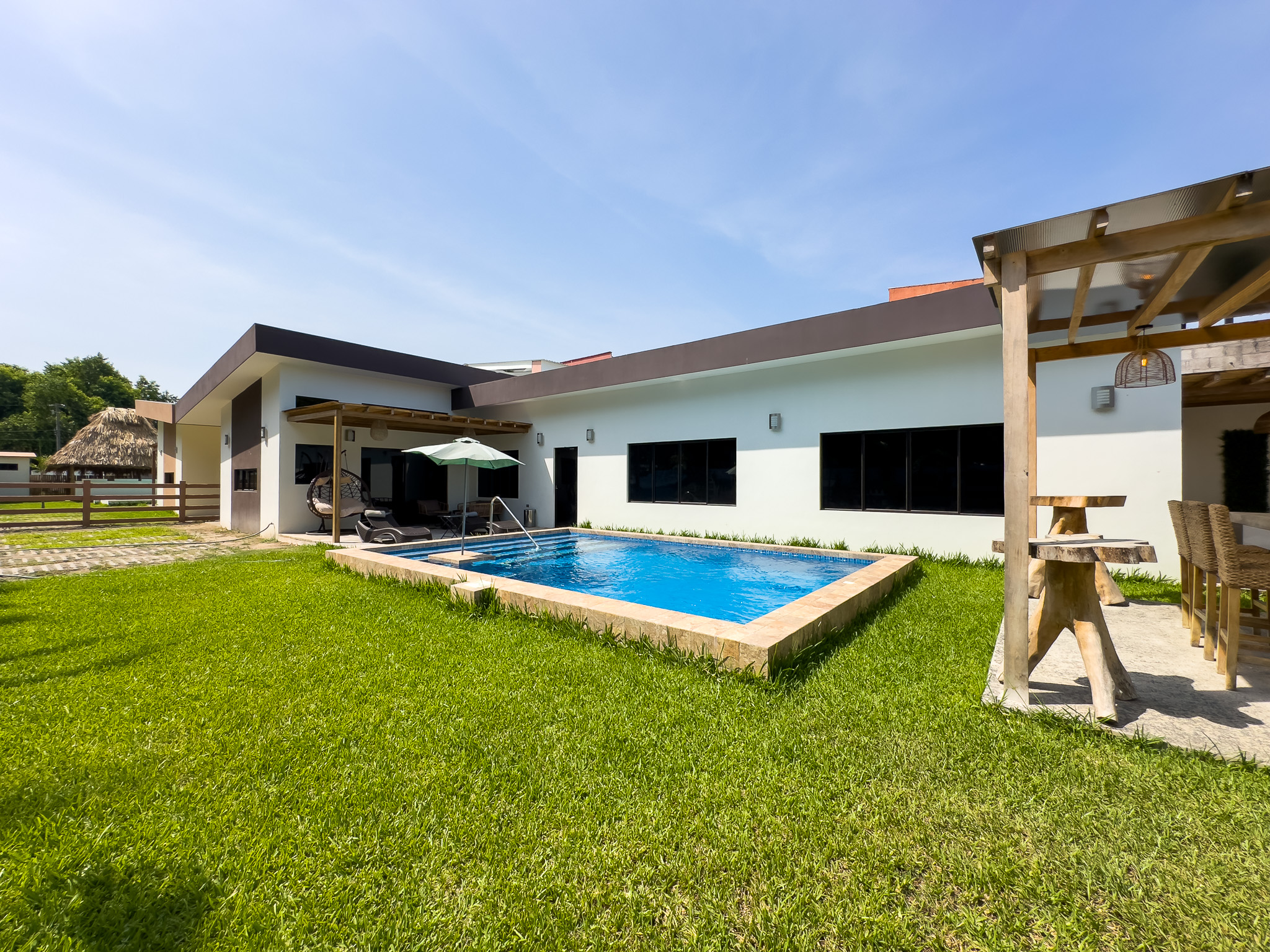 VILLA DE 3 CASAS INDEPENDIENTES FULL AMUEBLADAS, COSTA DEL SOL