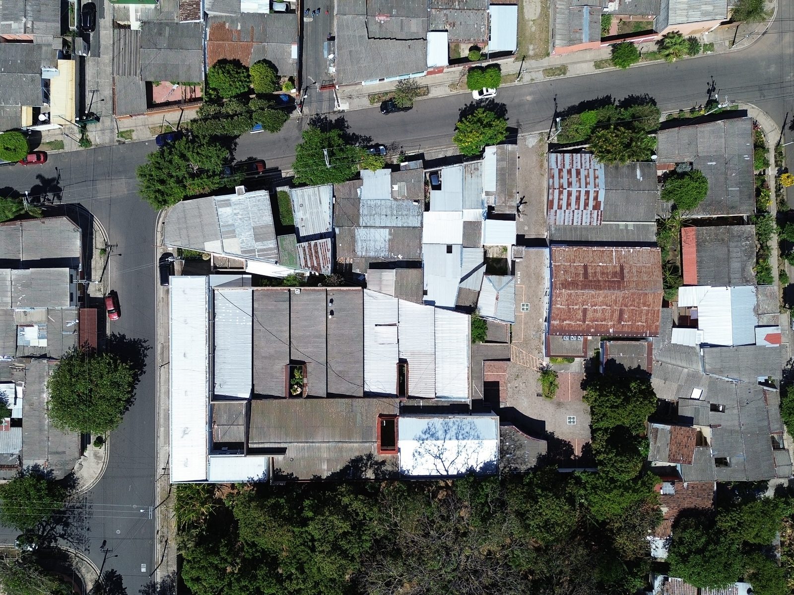 DR828-6 PROPIEDAD PARA USO COMERCIAL O INDUSTRIAL EN SANTA ANA
