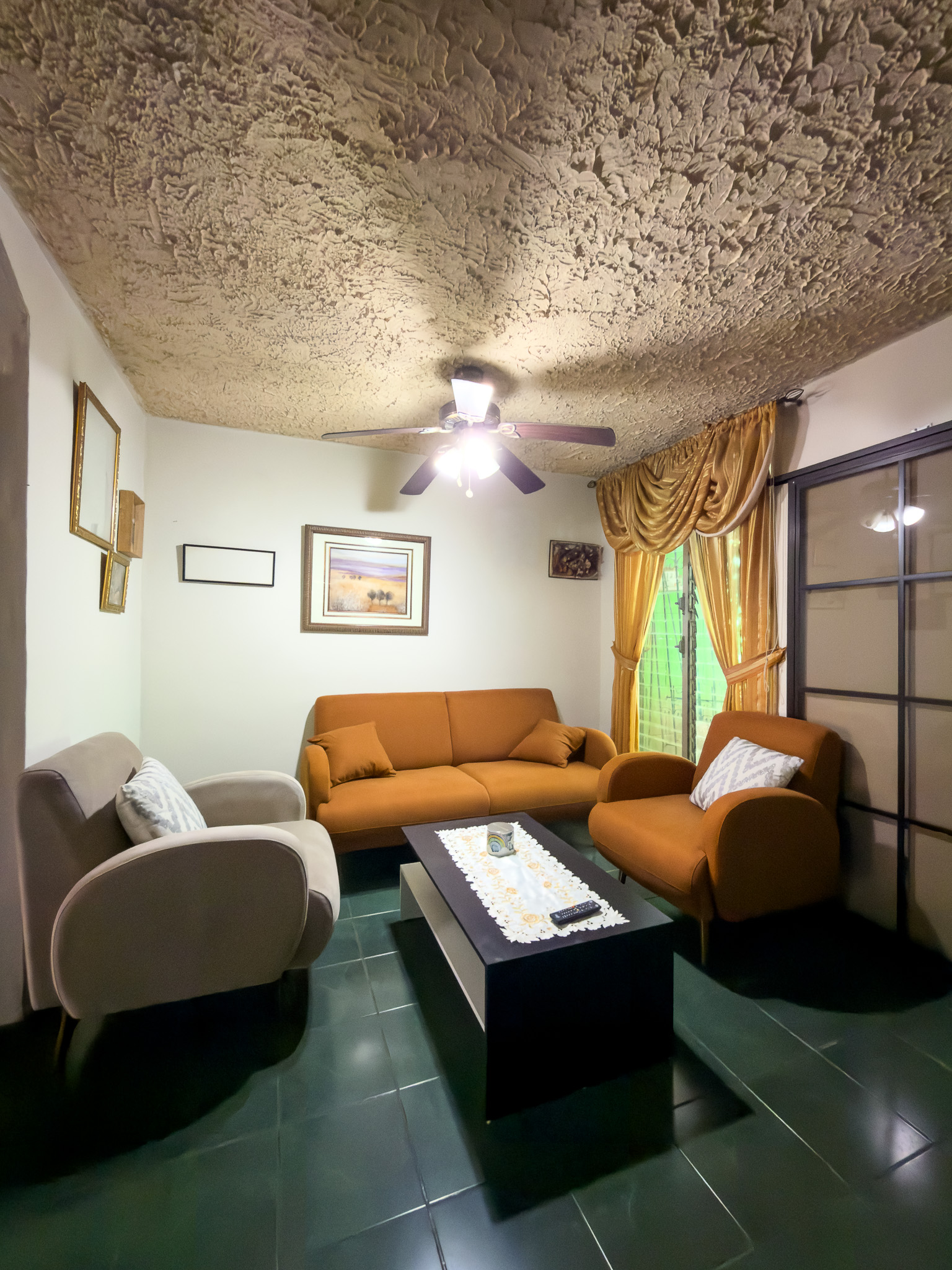 CASA EN RESIDENCIAL METRÓPOLIS, SAN SALVADOR