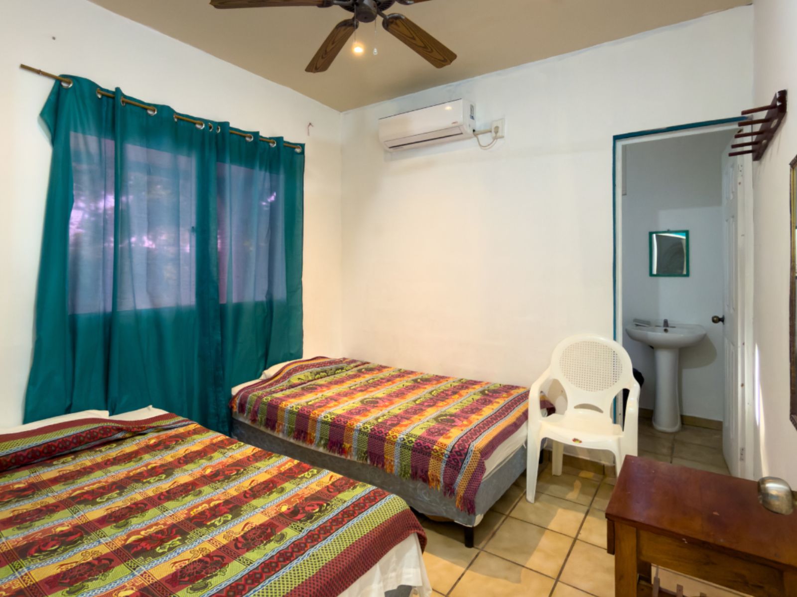 DR832-21 HOTEL EN VENTA FRENTE AL MAR EN PLAYA SAN BLAS, LA LIBERTAD