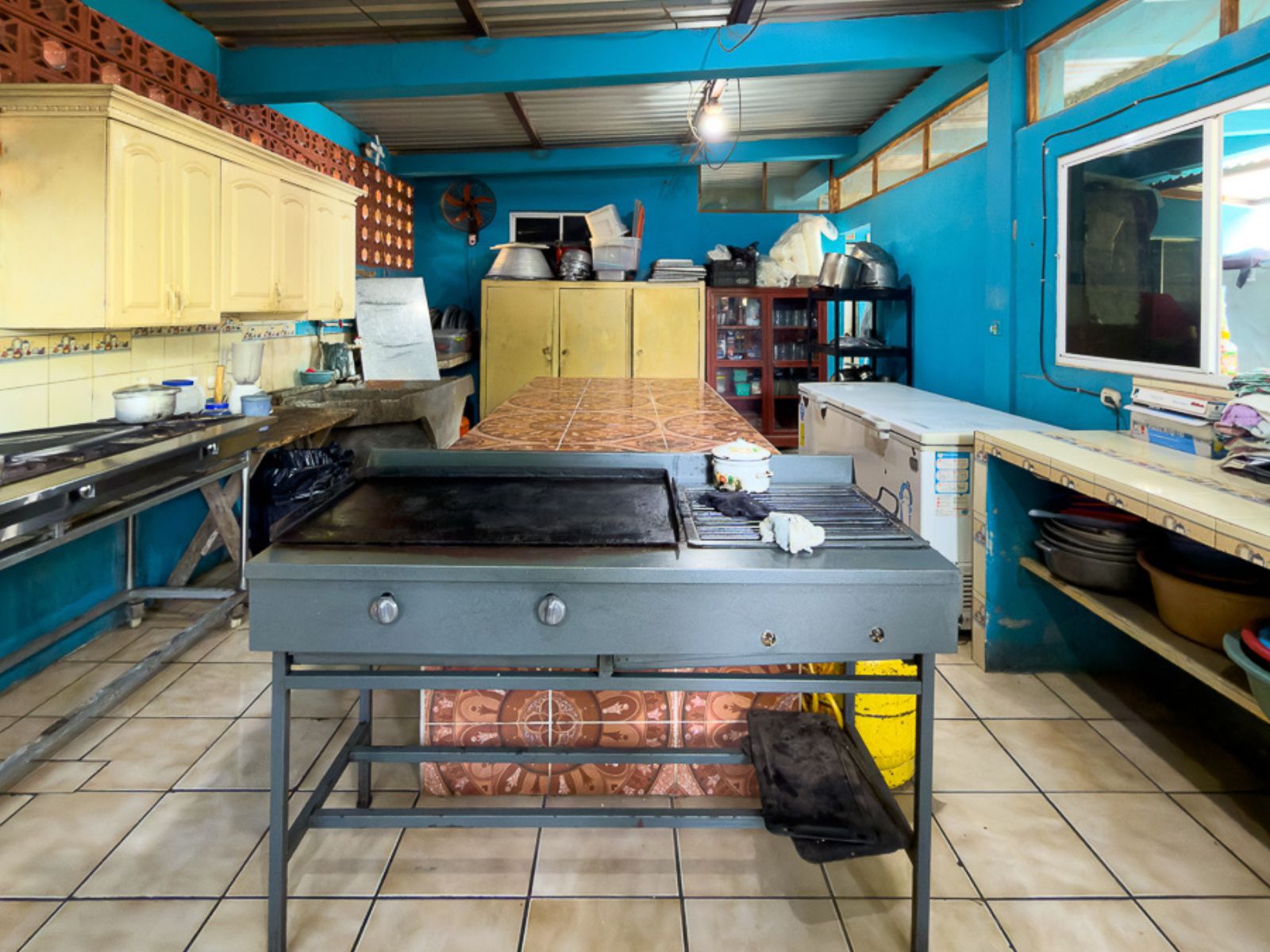 DR832-25 HOTEL EN VENTA FRENTE AL MAR EN PLAYA SAN BLAS, LA LIBERTAD