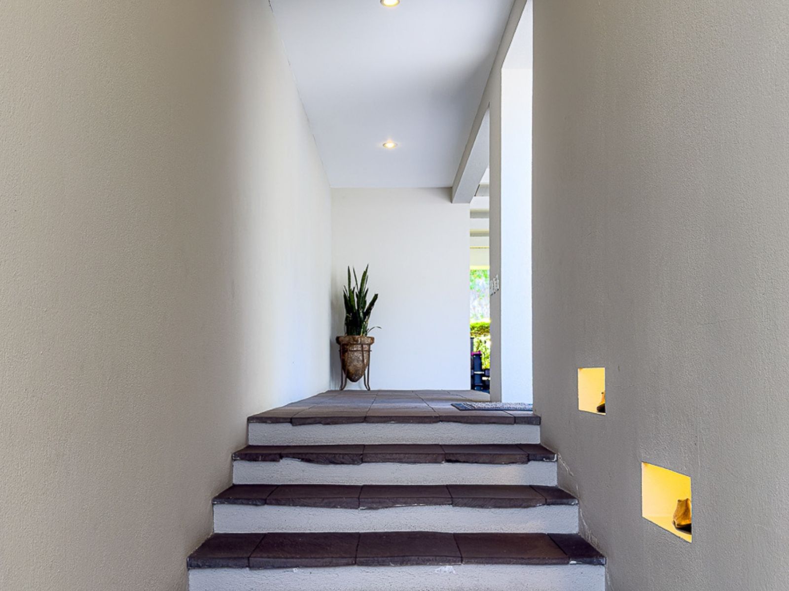 DR820-25 RESIDENCIA EN PORTONES DE MADRE SELVA, ANTIGUO CUSCATLÁN, LA LIBERTAD