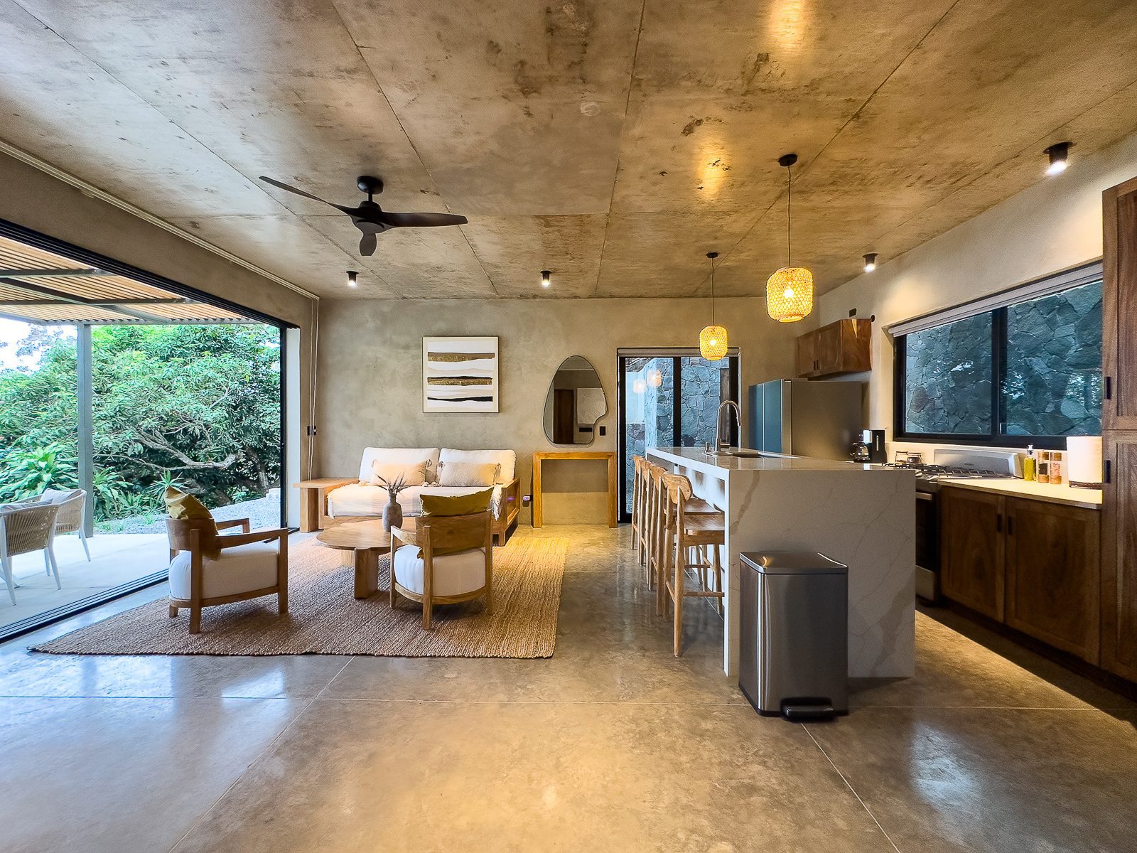 DR803-13 PROPIEDAD EQUIPADA Y EN AIRBNB EN CERRO LA GLORIA, TAMANIQUE, LA LIBERTAD