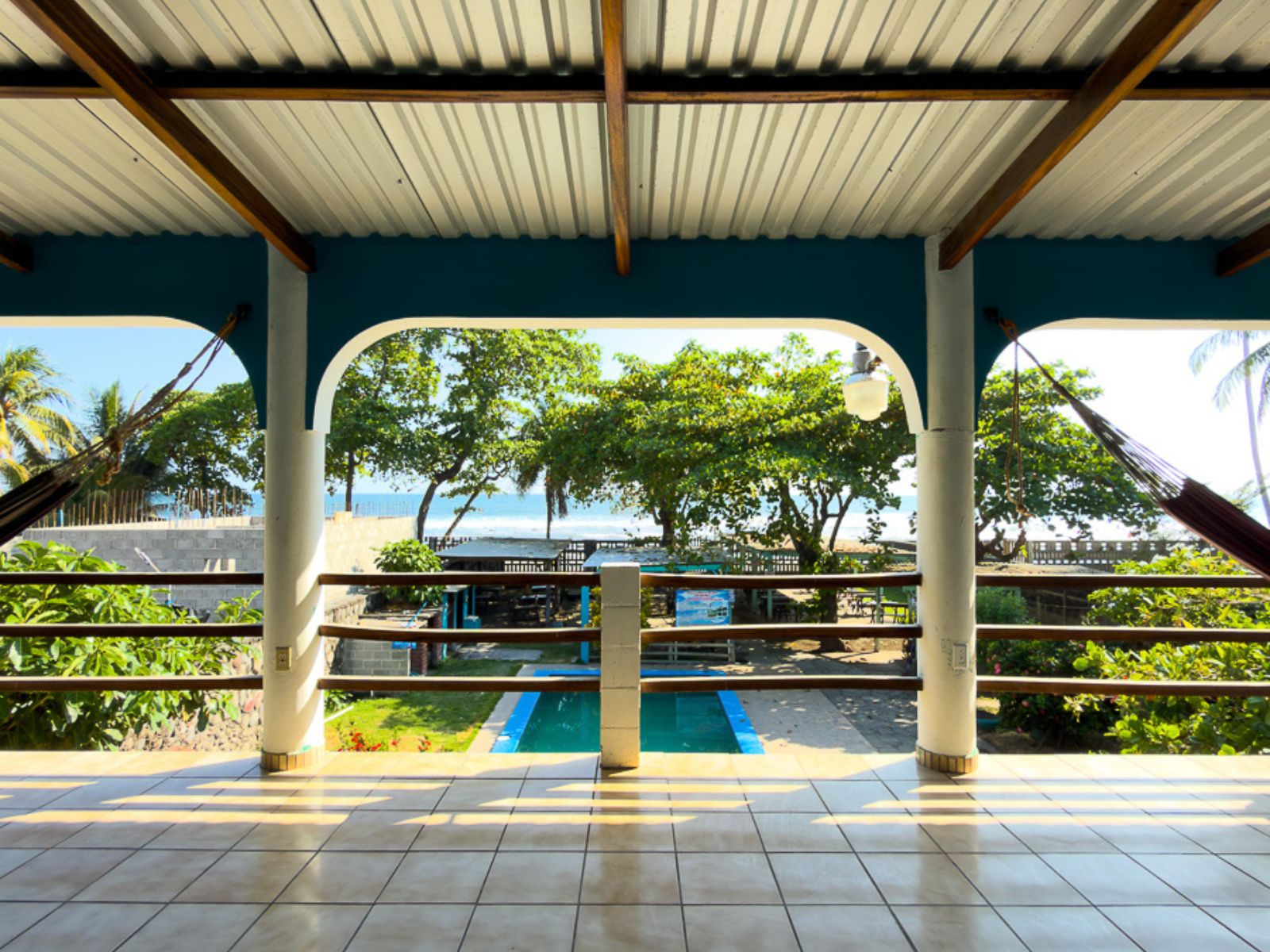 DR832-27 HOTEL EN VENTA FRENTE AL MAR EN PLAYA SAN BLAS, LA LIBERTAD