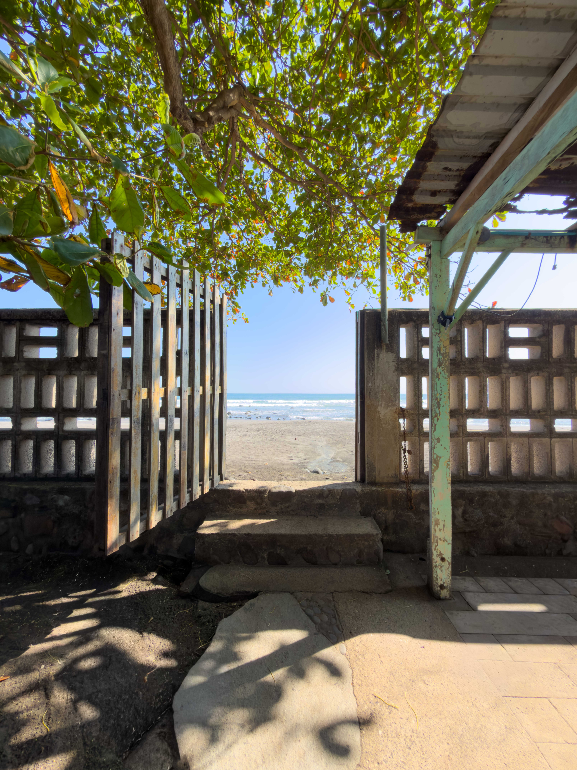 PROPIEDAD FRENTE AL MAR EN PLAYA SAN BLAS, LA LIBERTAD