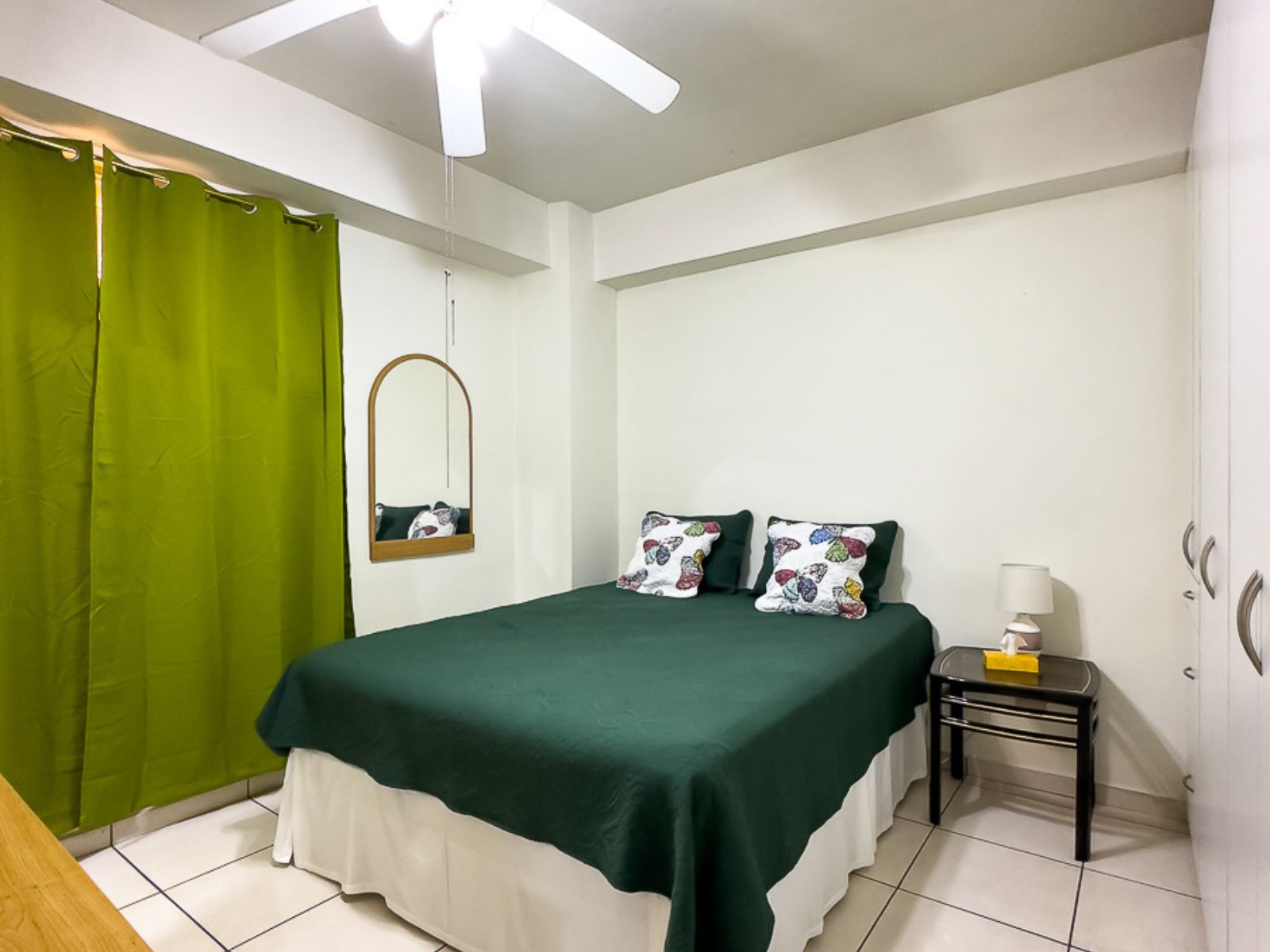 DAA711-9 APARTAMENTO FULL AMUEBLADO EN CONDOMINIO LOS ABETOS, SAN SALVADOR