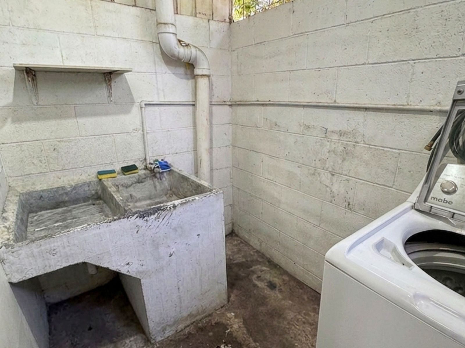 DR824-7 CASA EN RESIDENCIAL AUSTRALIA, ZONA UNICENTRO METROPOLIS, SAN SALVADOR