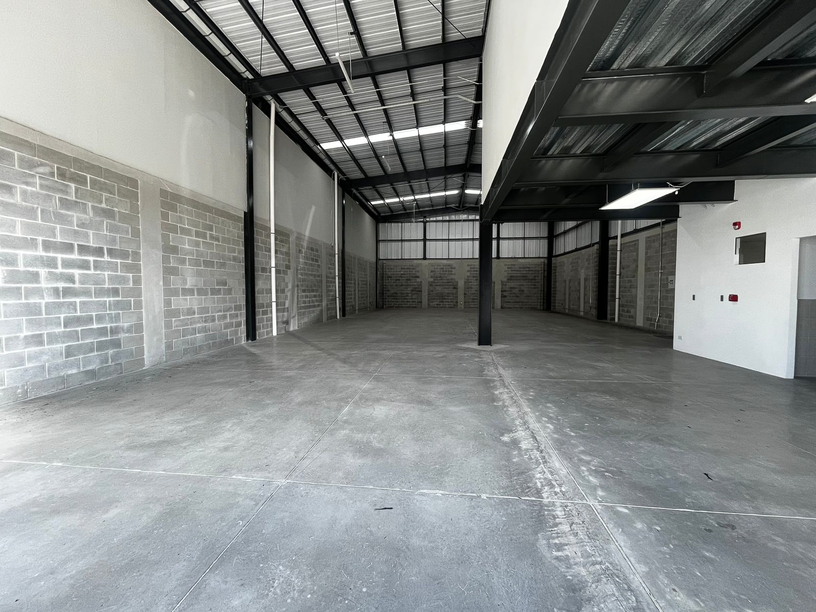 DAB817-2 BODEGAS A ESTRENAR EN DISTRIBODEGAS, APOPA