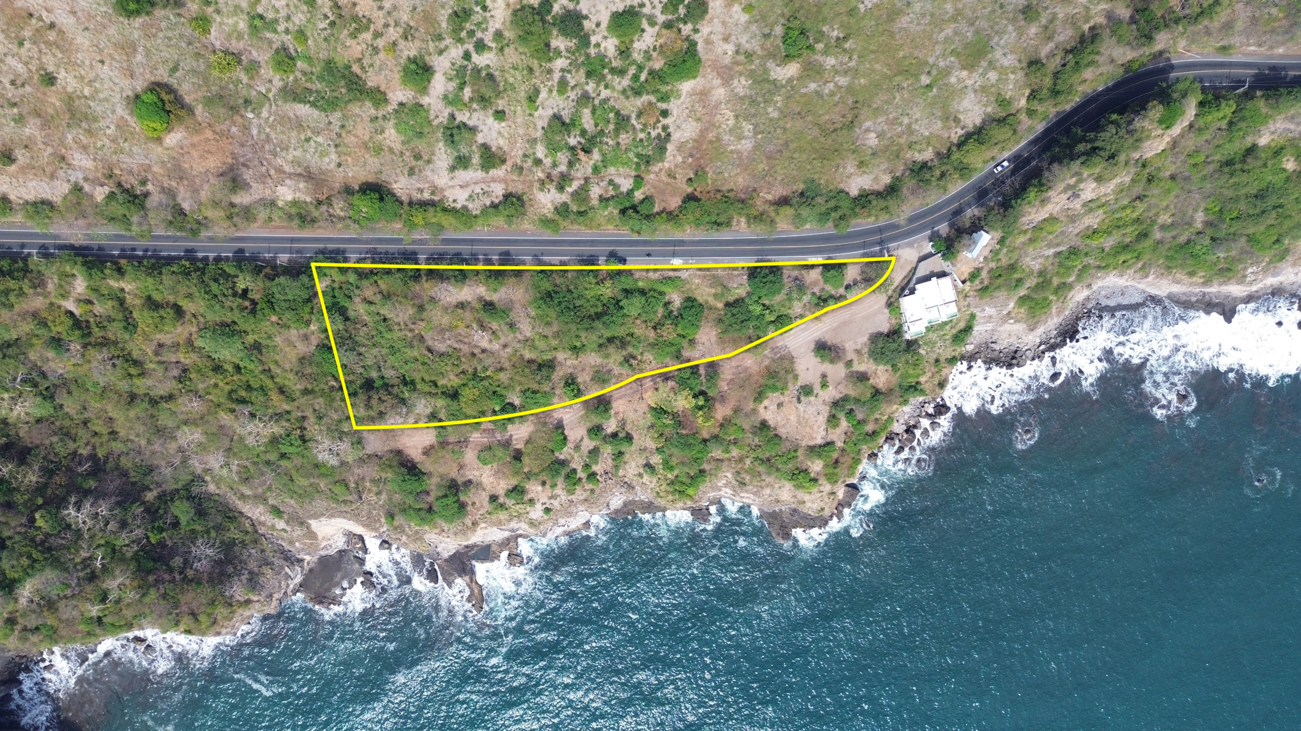 TERRENO FRENTE A CARRETERA CON VISTA AL MAR, EL ZONTE, LA LIBERTAD