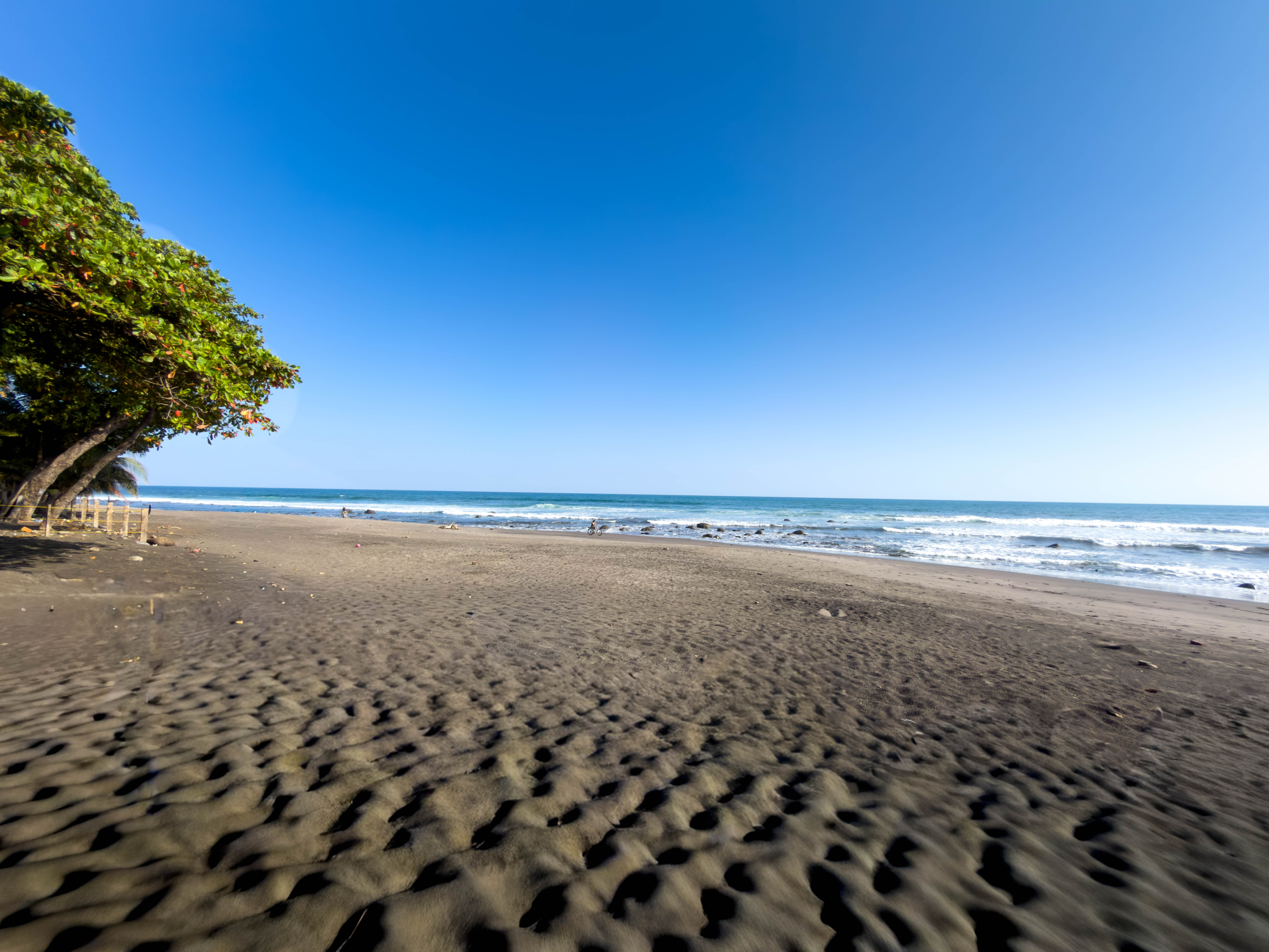 PROPIEDAD FRENTE AL MAR EN PLAYA SAN BLAS, LA LIBERTAD