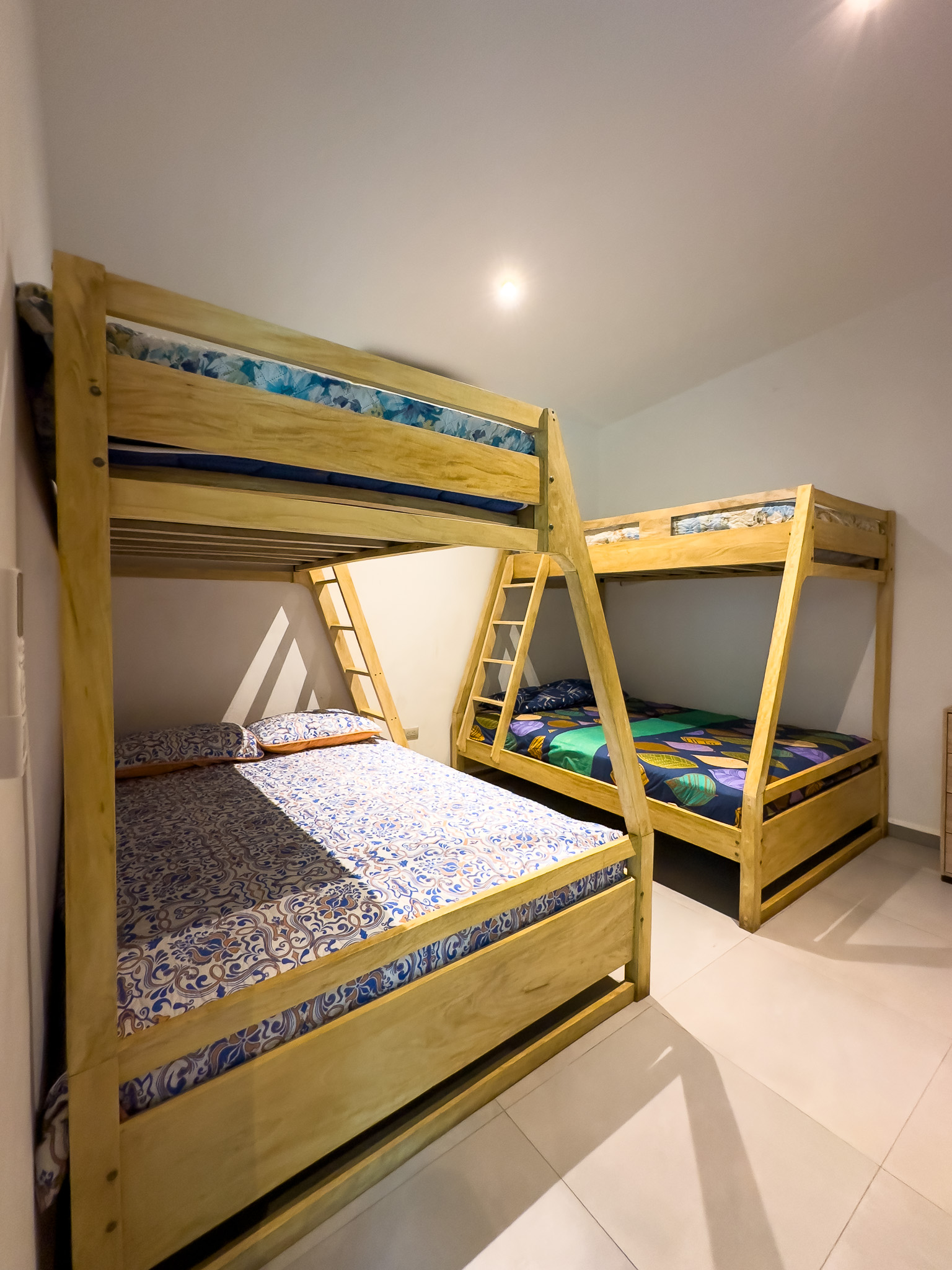 VILLA DE 3 CASAS INDEPENDIENTES FULL AMUEBLADAS, COSTA DEL SOL