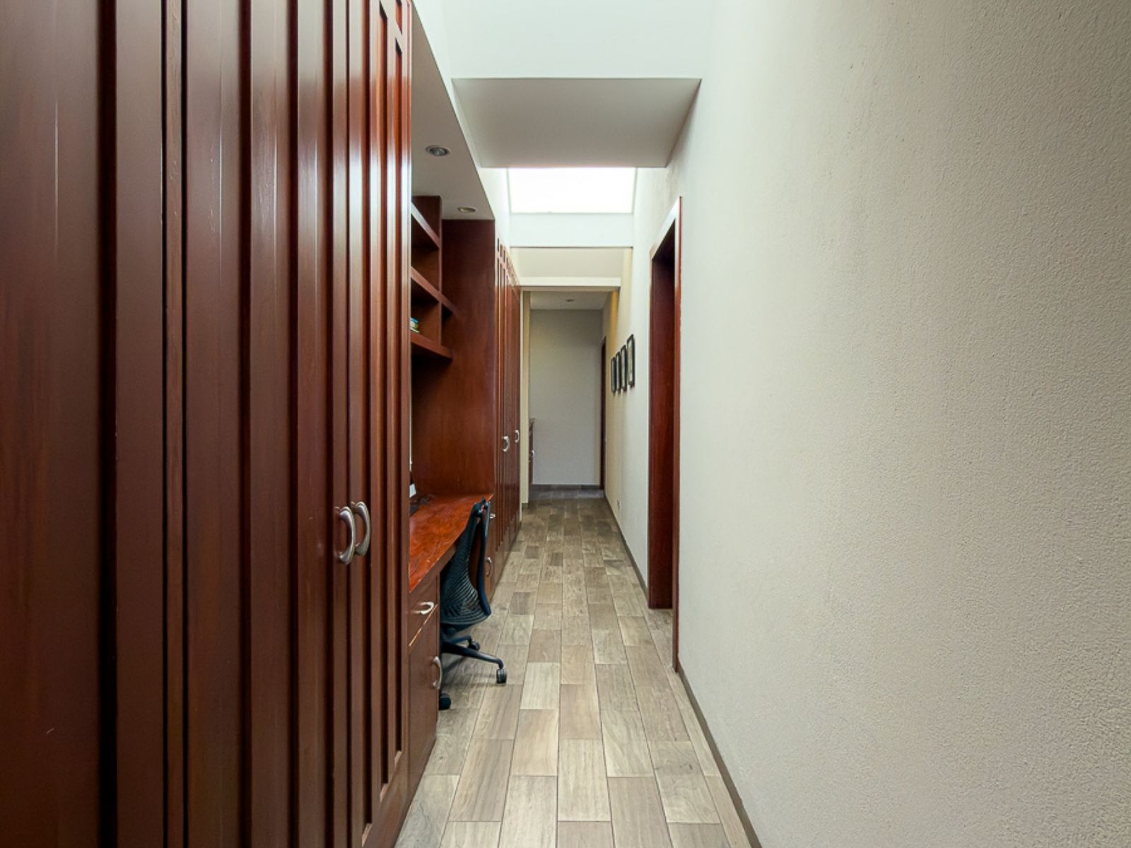 DR820-30 RESIDENCIA EN PORTONES DE MADRE SELVA, ANTIGUO CUSCATLÁN, LA LIBERTAD