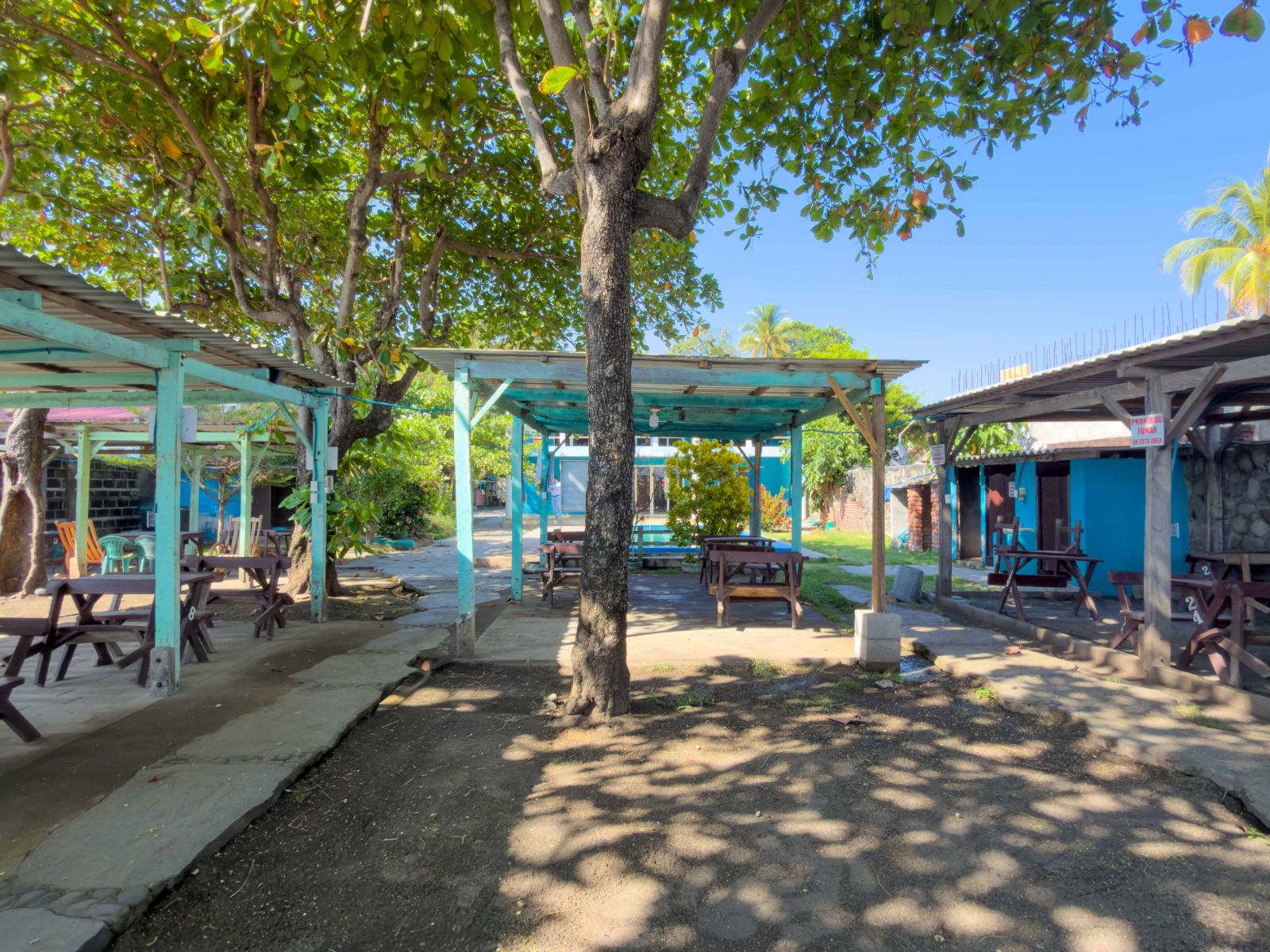 DR832-35 HOTEL EN VENTA FRENTE AL MAR EN PLAYA SAN BLAS, LA LIBERTAD