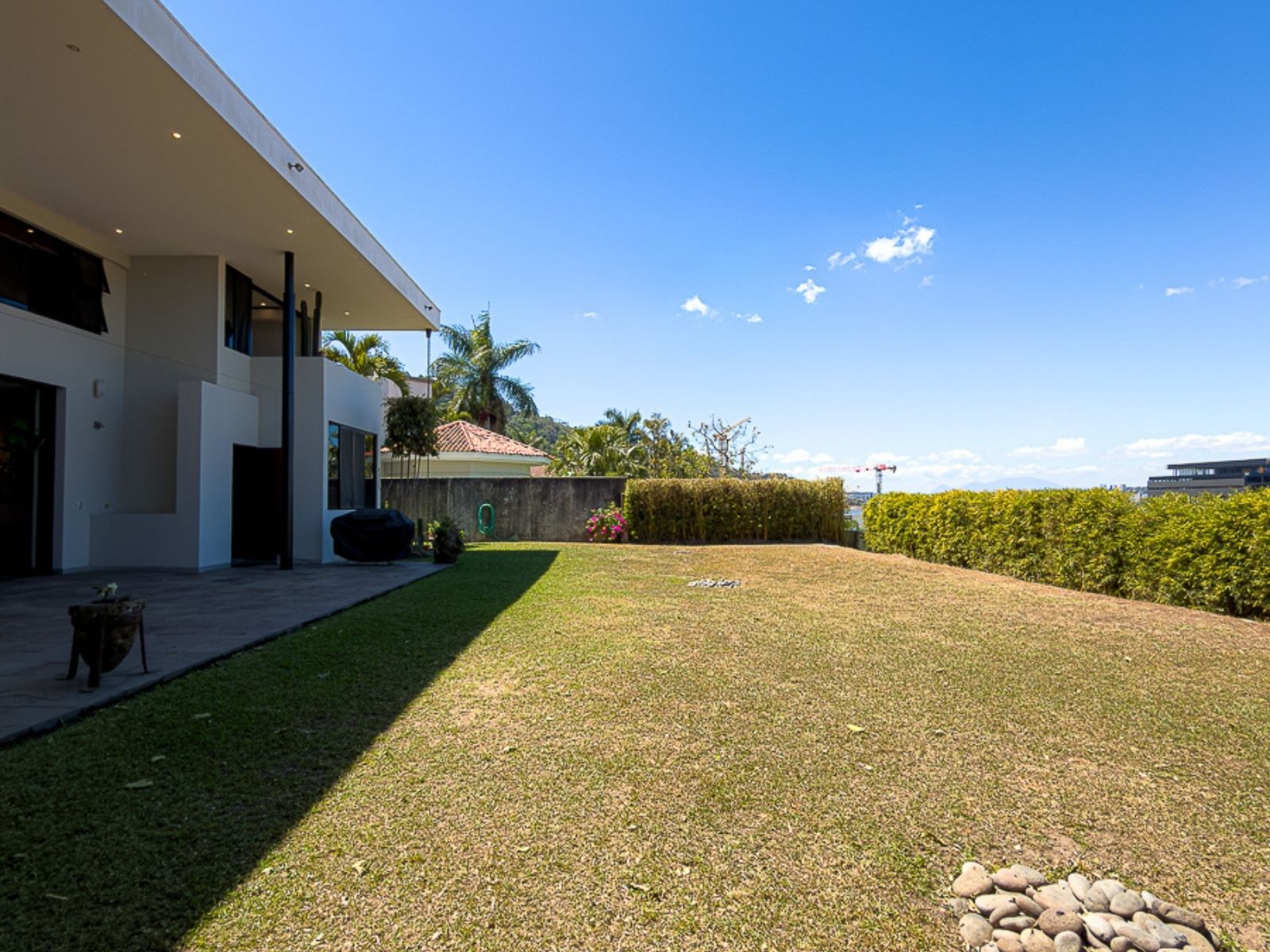 DR820-35 RESIDENCIA EN PORTONES DE MADRE SELVA, ANTIGUO CUSCATLÁN, LA LIBERTAD