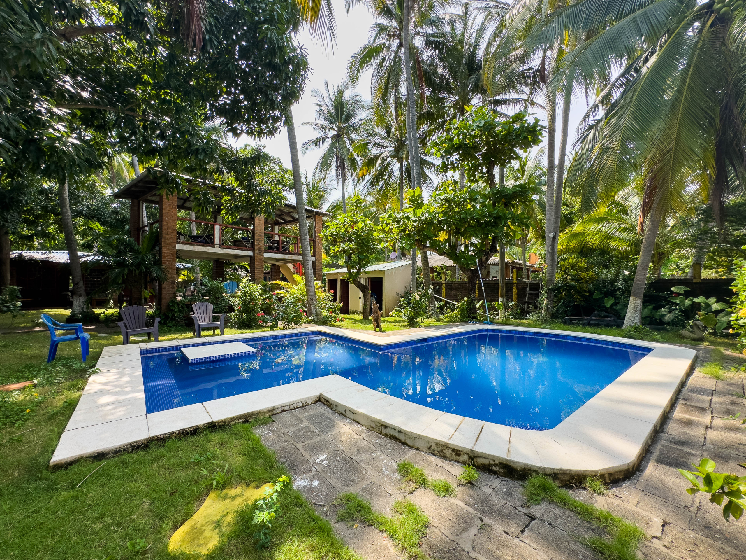 RANCHO EN BARRA SANTIAGO, AHUACHAPÁN