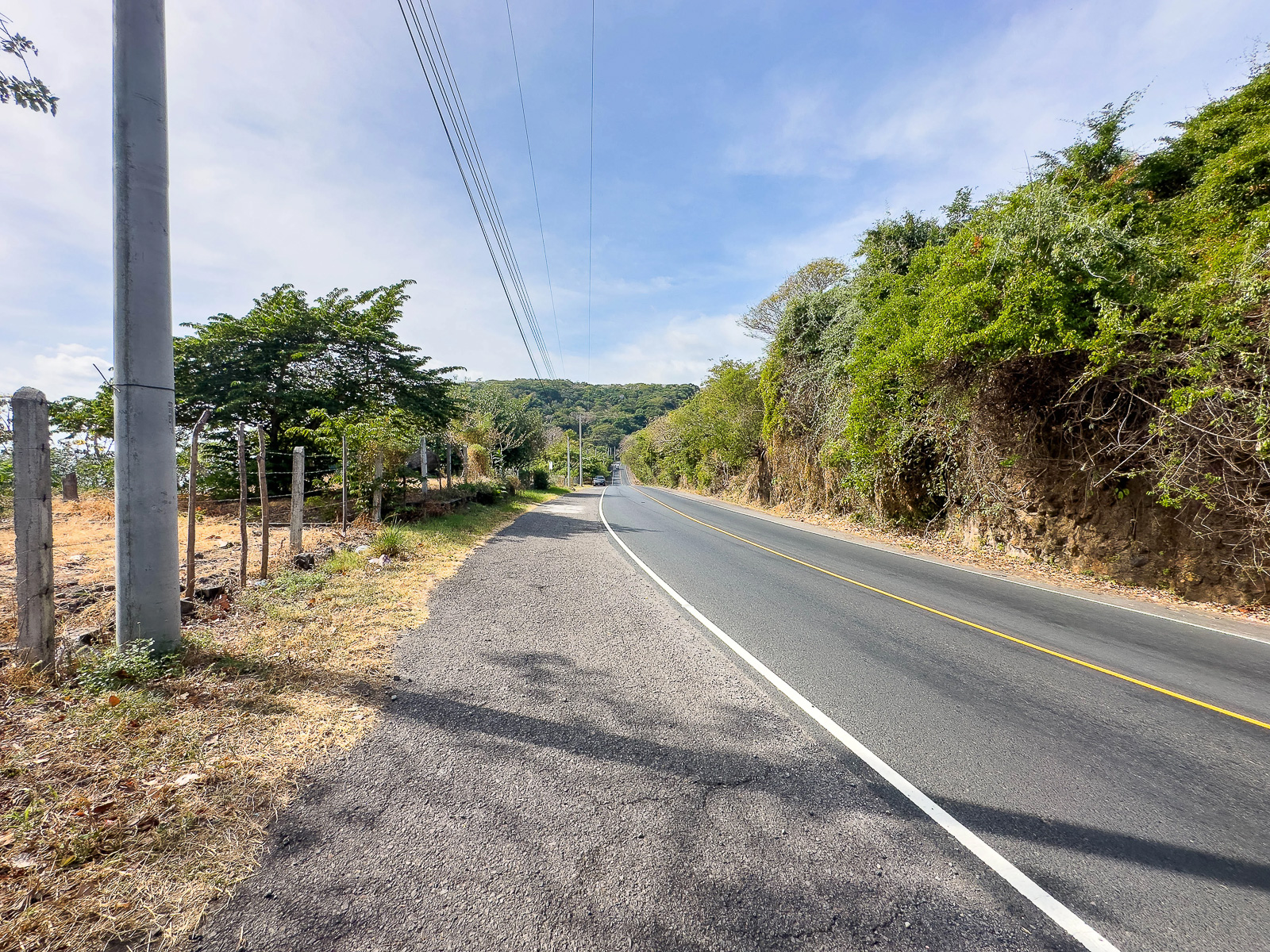 DT670-4 TERRENO FRENTE A CARRETERA CON VISTA AL MAR, EL ZONTE, LA LIBERTAD