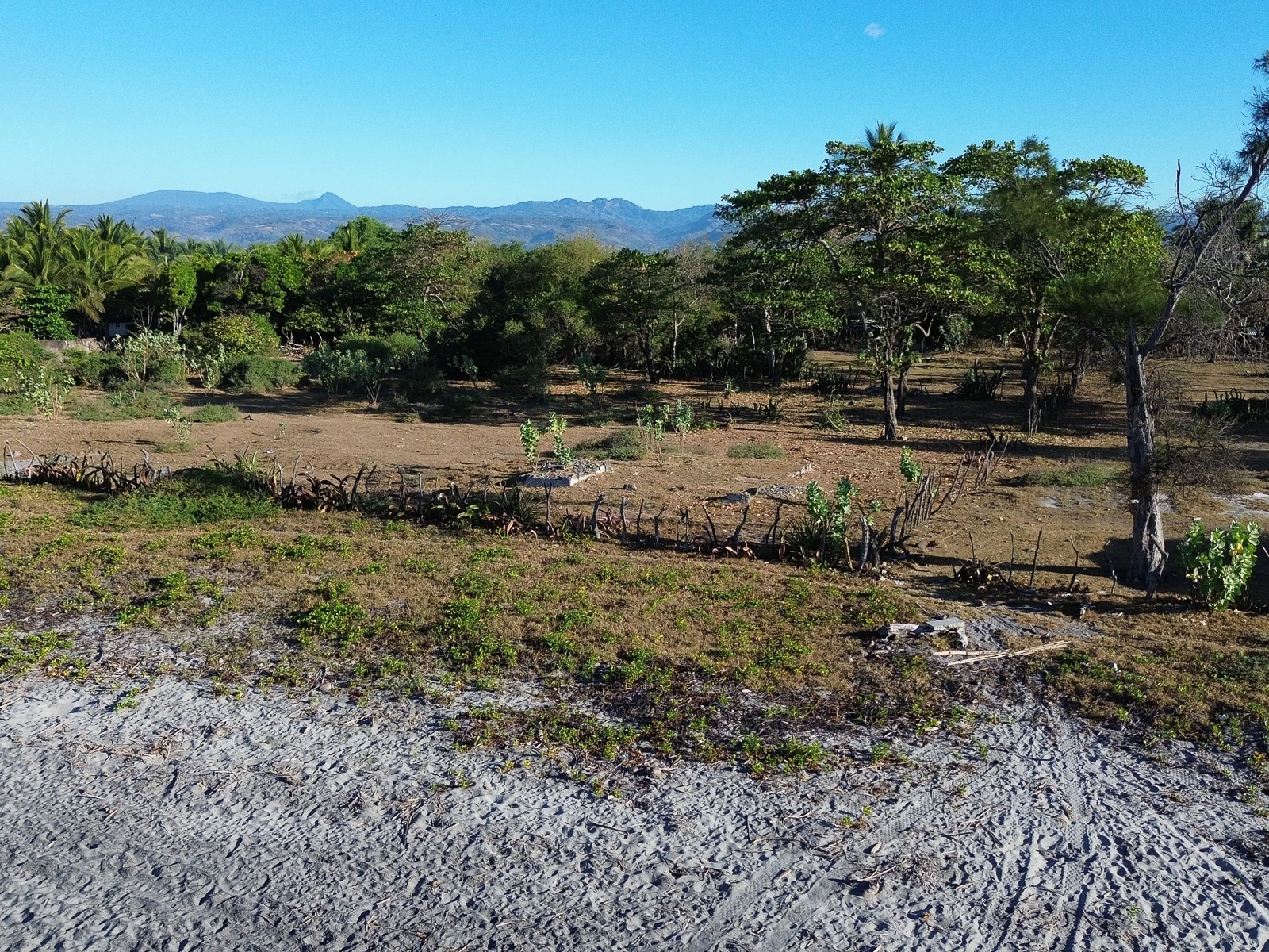 DT675-4 TERRENO PARA DESARROLLO EN PLAYA CANGREJERA, LA LIBERTAD