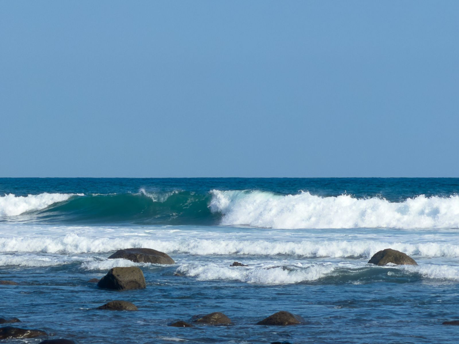 DR832-42 HOTEL EN VENTA FRENTE AL MAR EN PLAYA SAN BLAS, LA LIBERTAD