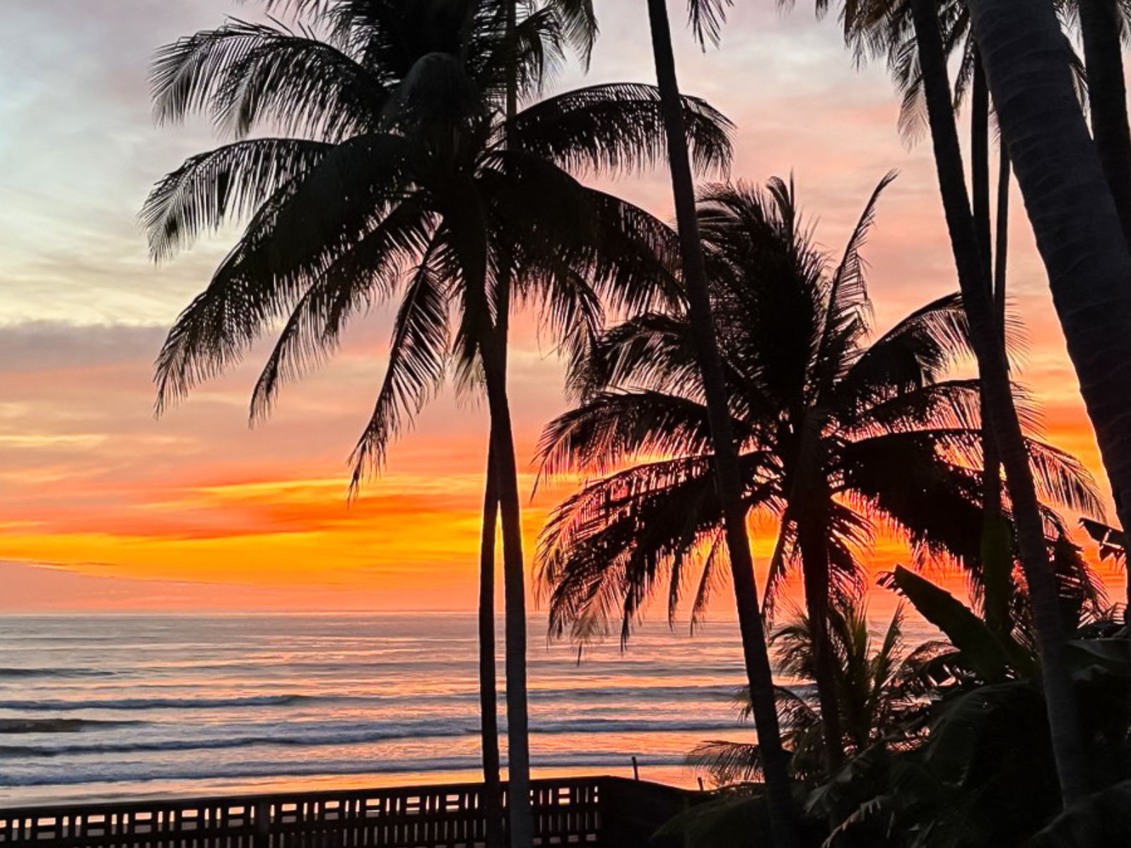 DR832-44 HOTEL EN VENTA FRENTE AL MAR EN PLAYA SAN BLAS, LA LIBERTAD