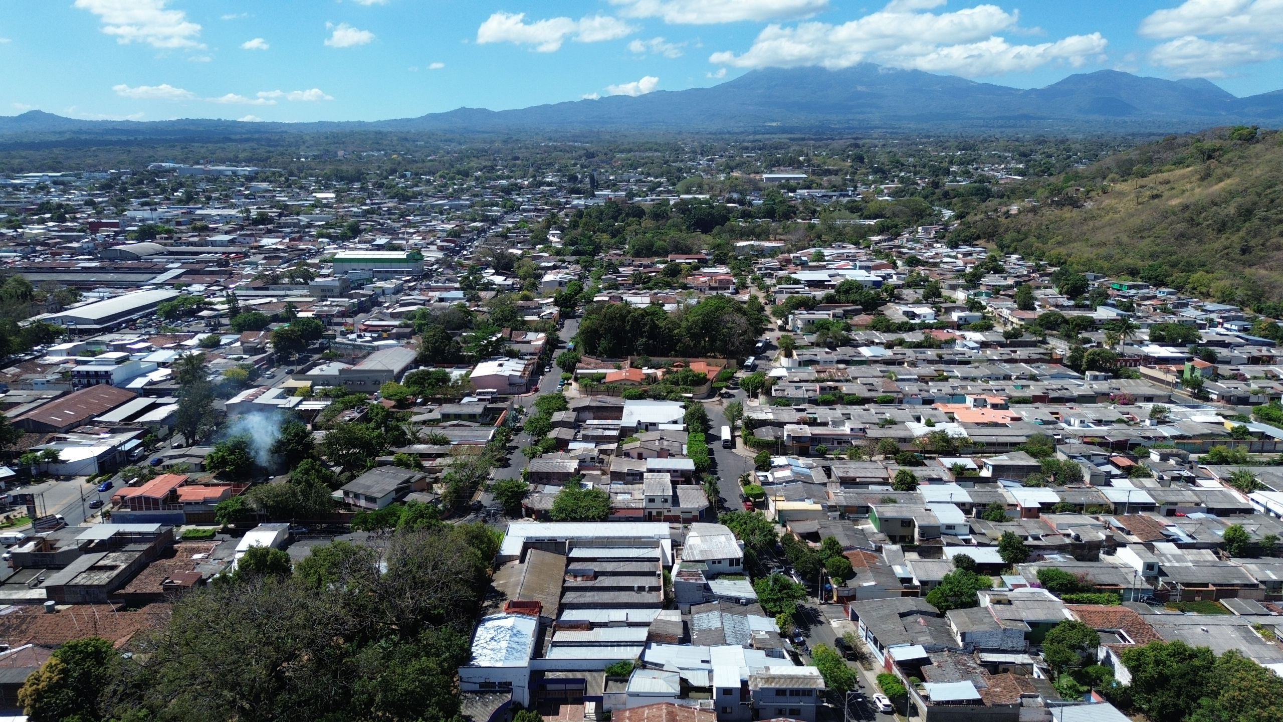 PROPIEDAD PARA USO COMERCIAL O INDUSTRIAL EN SANTA ANA