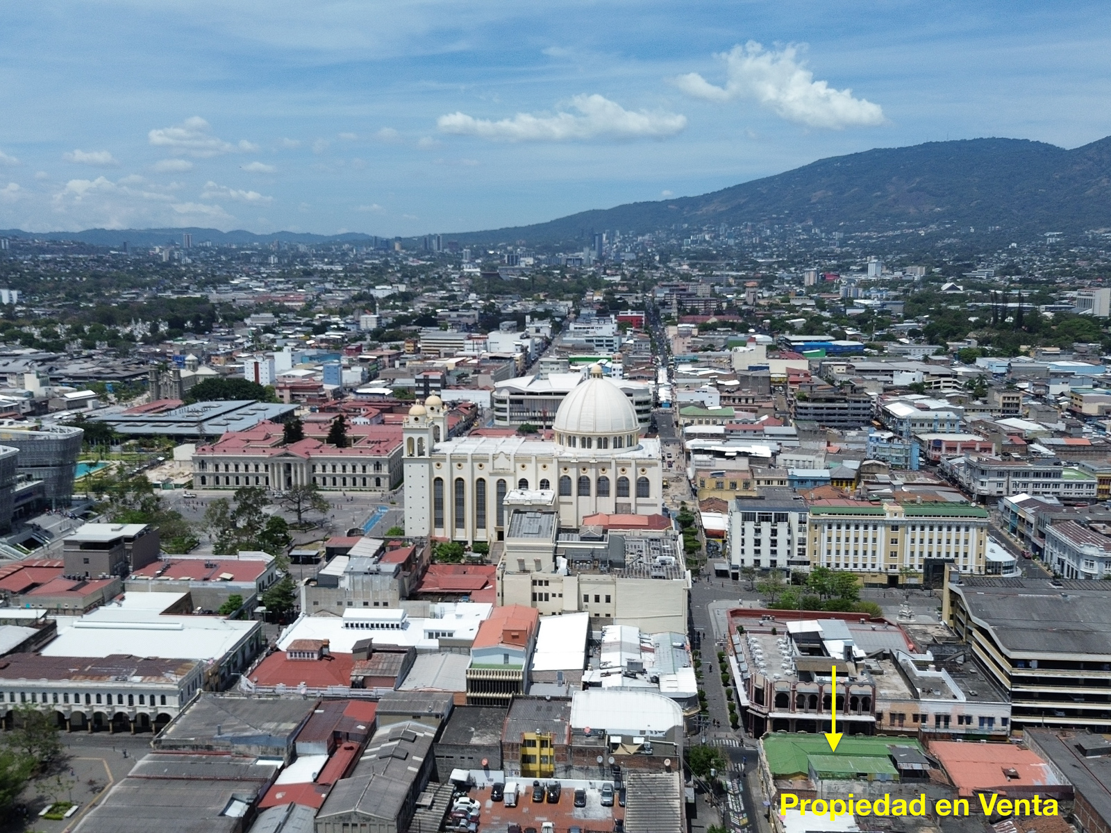 DL707-5 PROPIEDAD EN EL CENTRO HISTÓRICO DE SAN SALVADOR