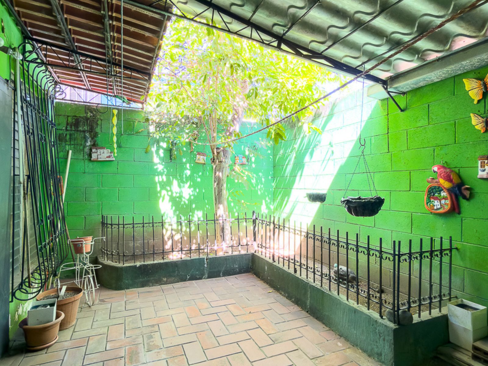 DR807-5 CASA EN RESIDENCIAL METRÓPOLIS, SAN SALVADOR