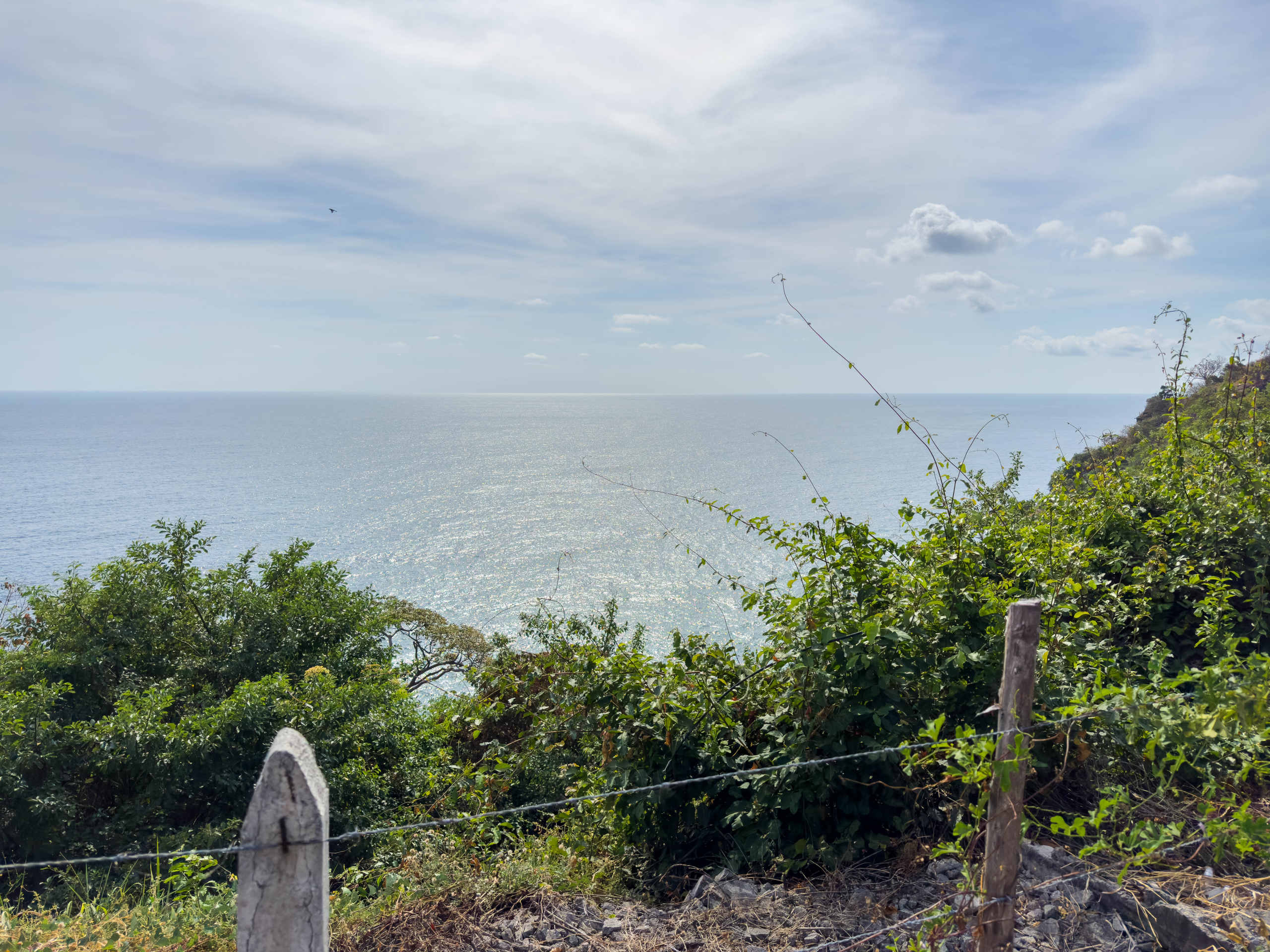 TERRENO FRENTE A CARRETERA CON VISTA AL MAR, EL ZONTE, LA LIBERTAD