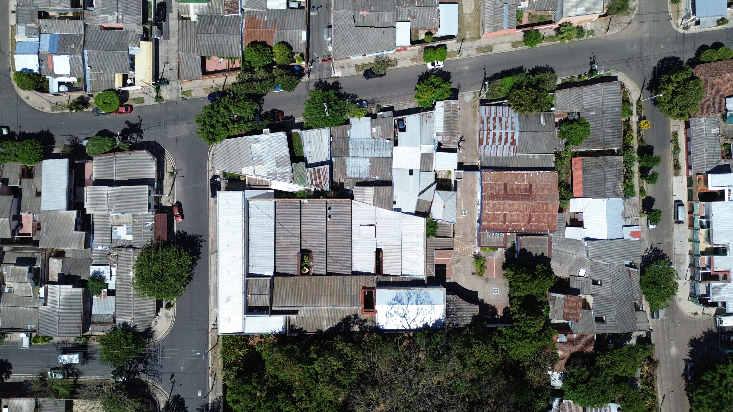 PROPIEDAD PARA USO COMERCIAL O INDUSTRIAL EN SANTA ANA