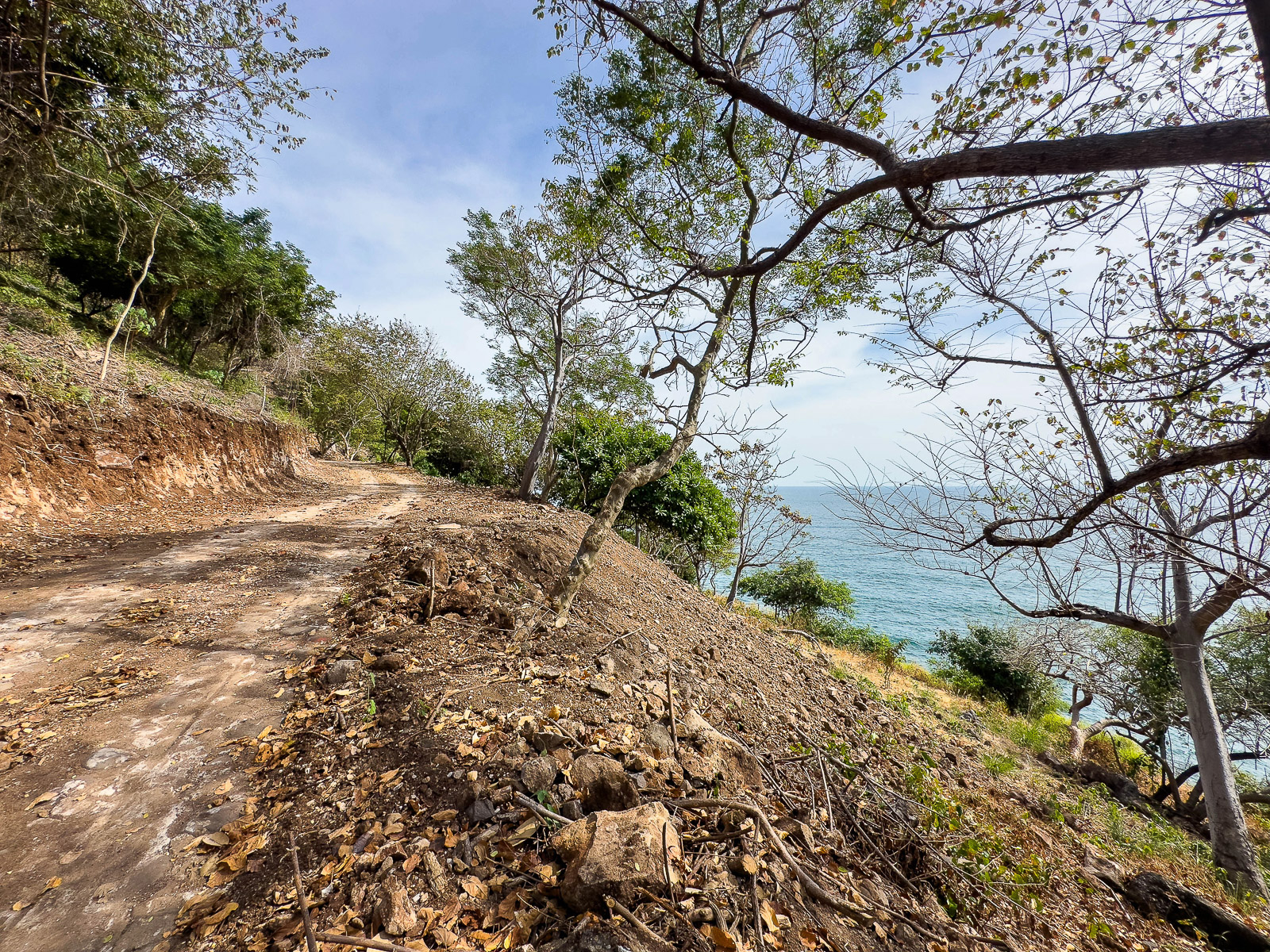 DT657-8 LOTES EN ACANTILADOS FRENTE AL MAR EN ZONA DEL ZONTE, LA LIBERTAD