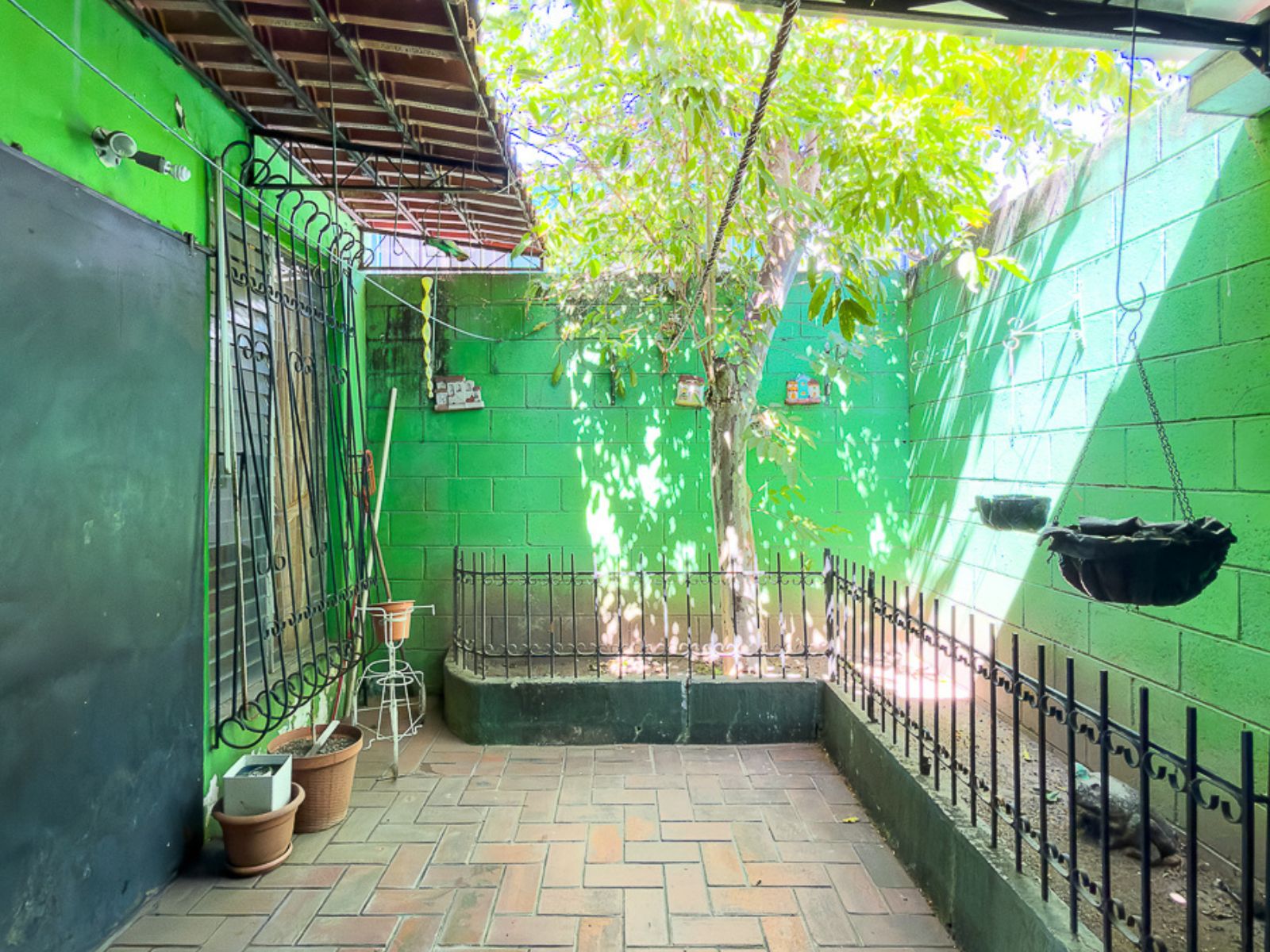 DR807-6 CASA EN RESIDENCIAL METRÓPOLIS, SAN SALVADOR