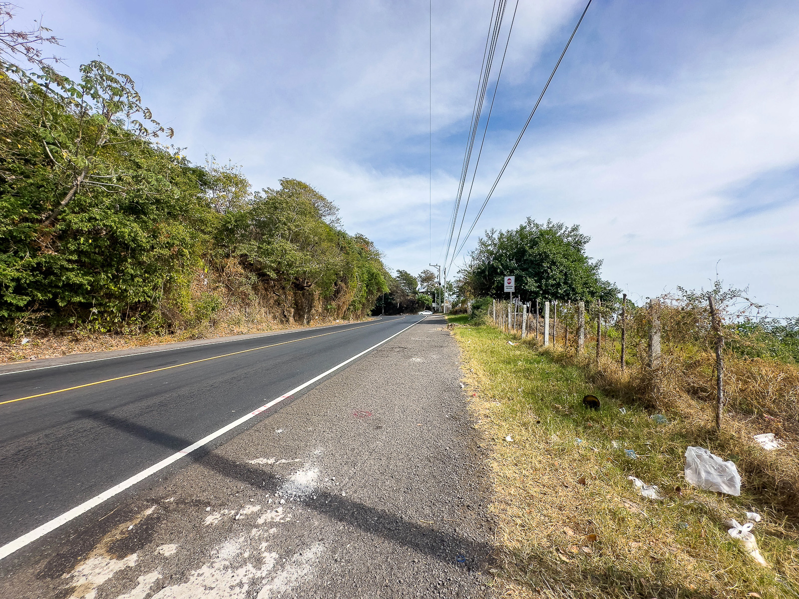 DT670-6 TERRENO FRENTE A CARRETERA CON VISTA AL MAR, EL ZONTE, LA LIBERTAD